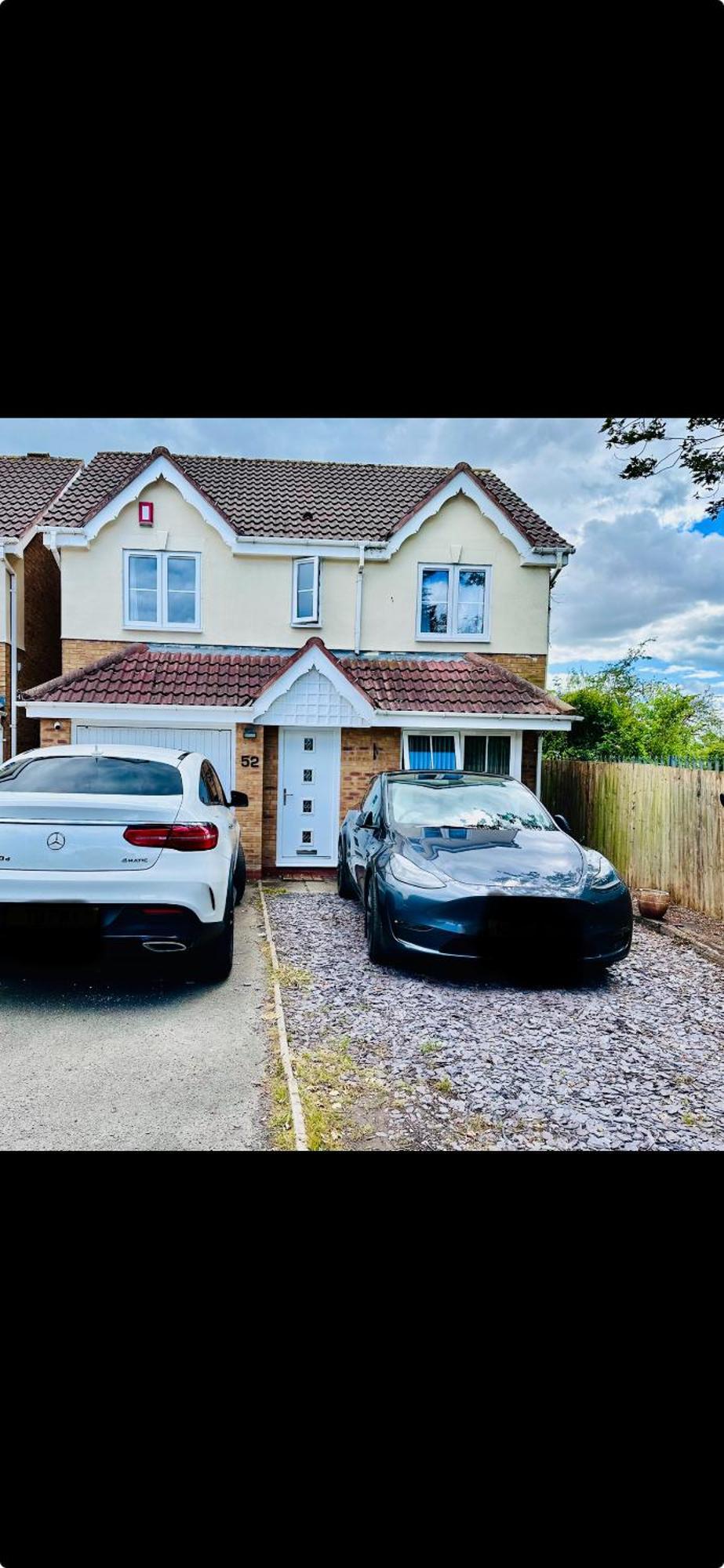 Luxury 4 Bed House In *
