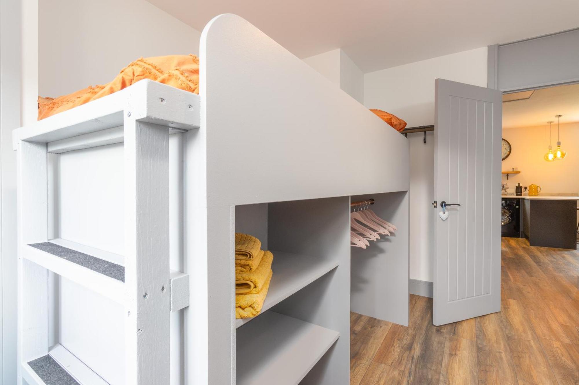 Maisonette With Balcony, Free Parking And Wi-fi Coventry