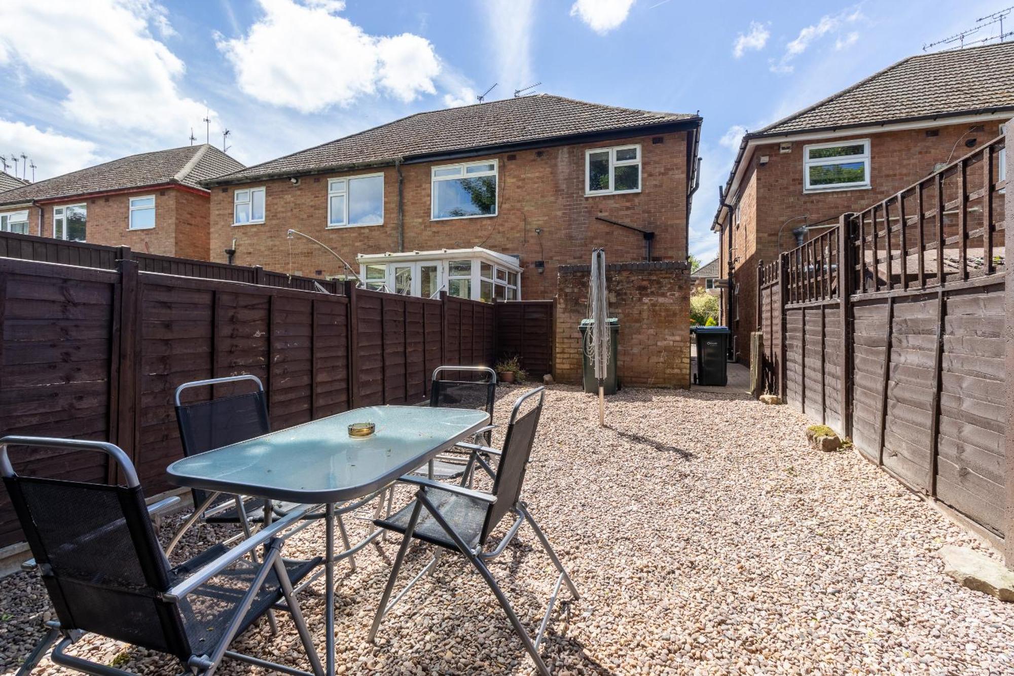 Apartment Maisonette With Balcony, Free Parking And Wi-fi Coventry