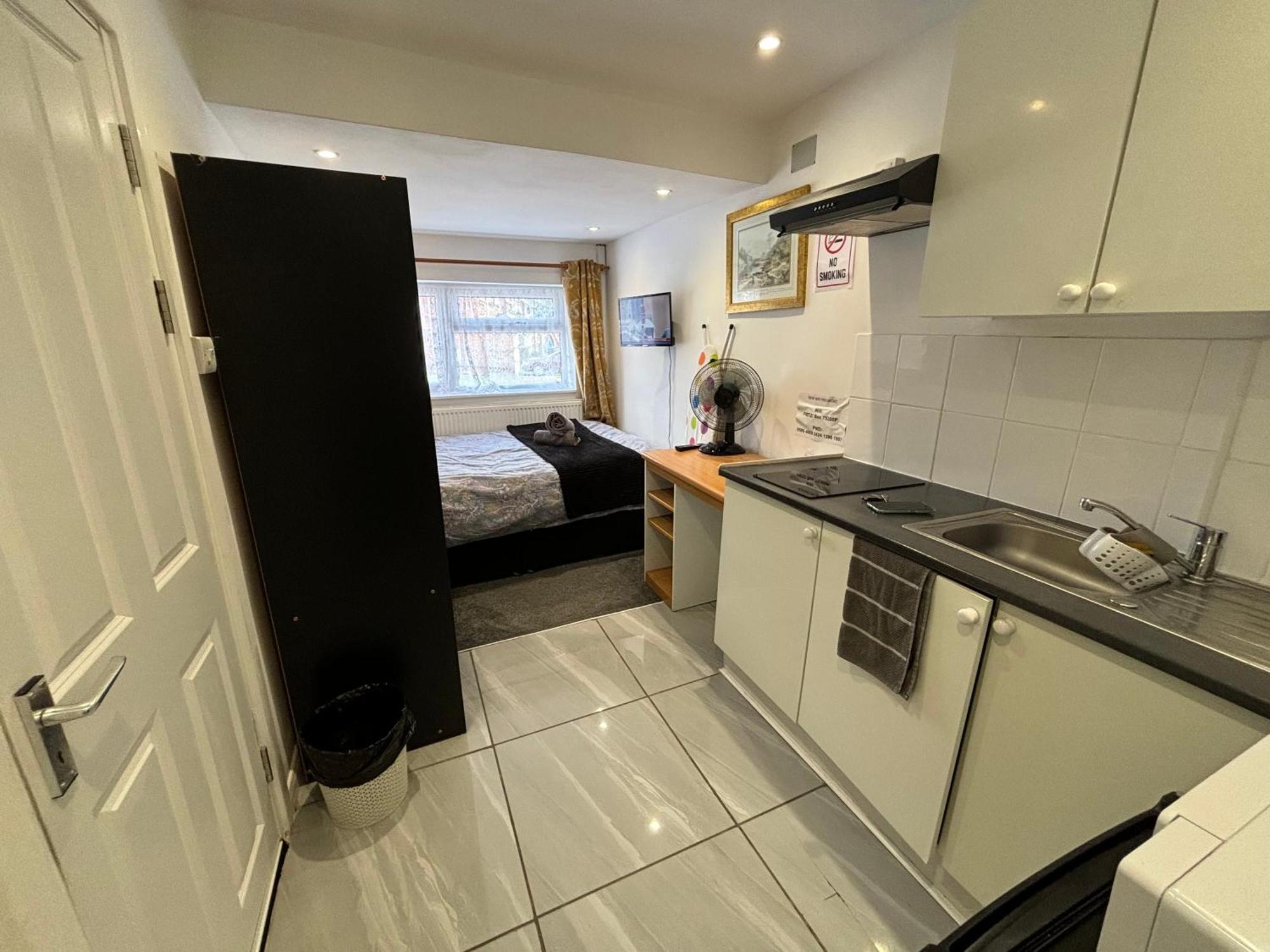 Practical Onsite Cosy With Shared Entrance *