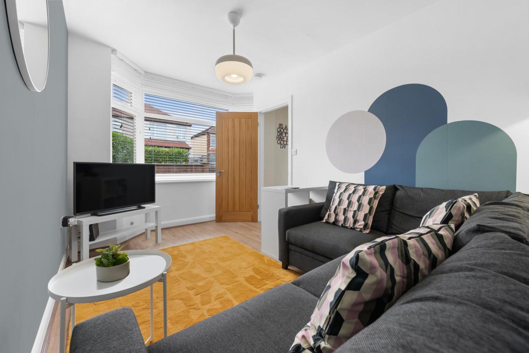 Warwick Uni-modern 3 Bed House Free Parking, Wifi, Garden Holiday home Coventry