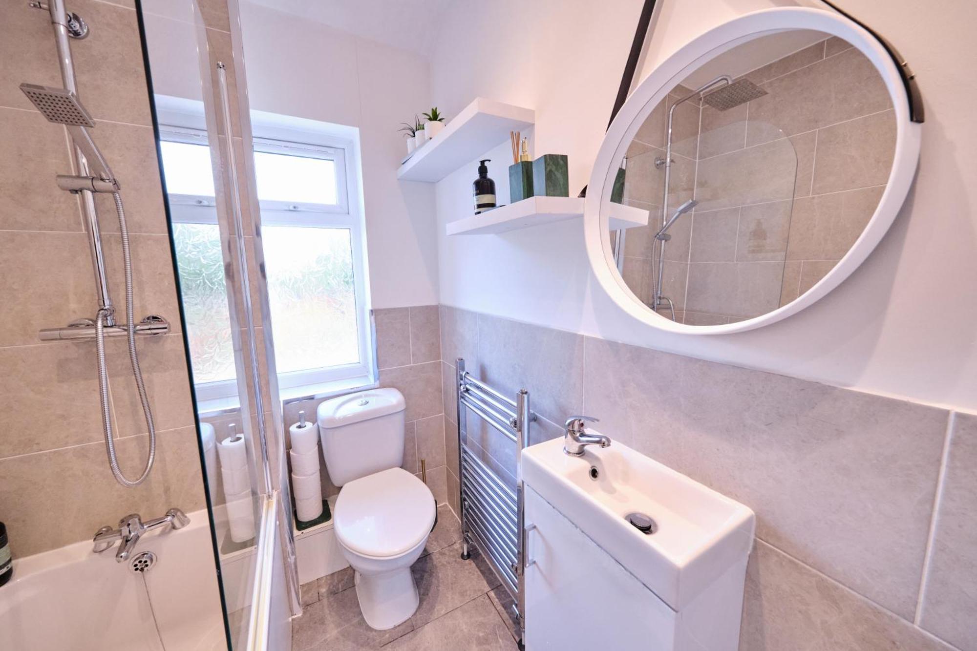 Luxury In Near Building Society Arena And Arena Shopping Park Holiday home