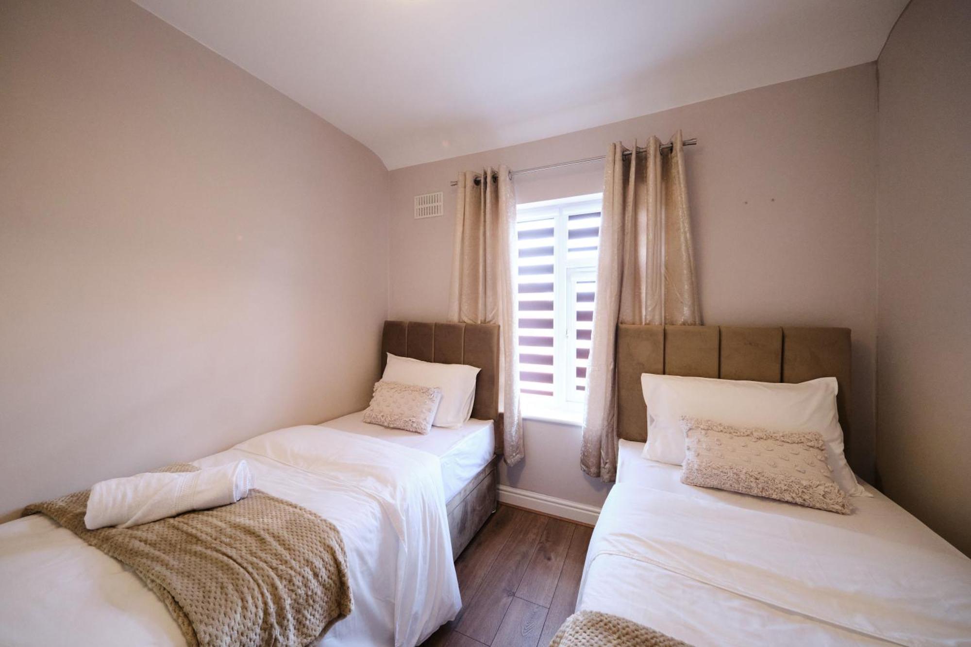 Holiday home Luxury In Near Building Society Arena And Arena Shopping Park