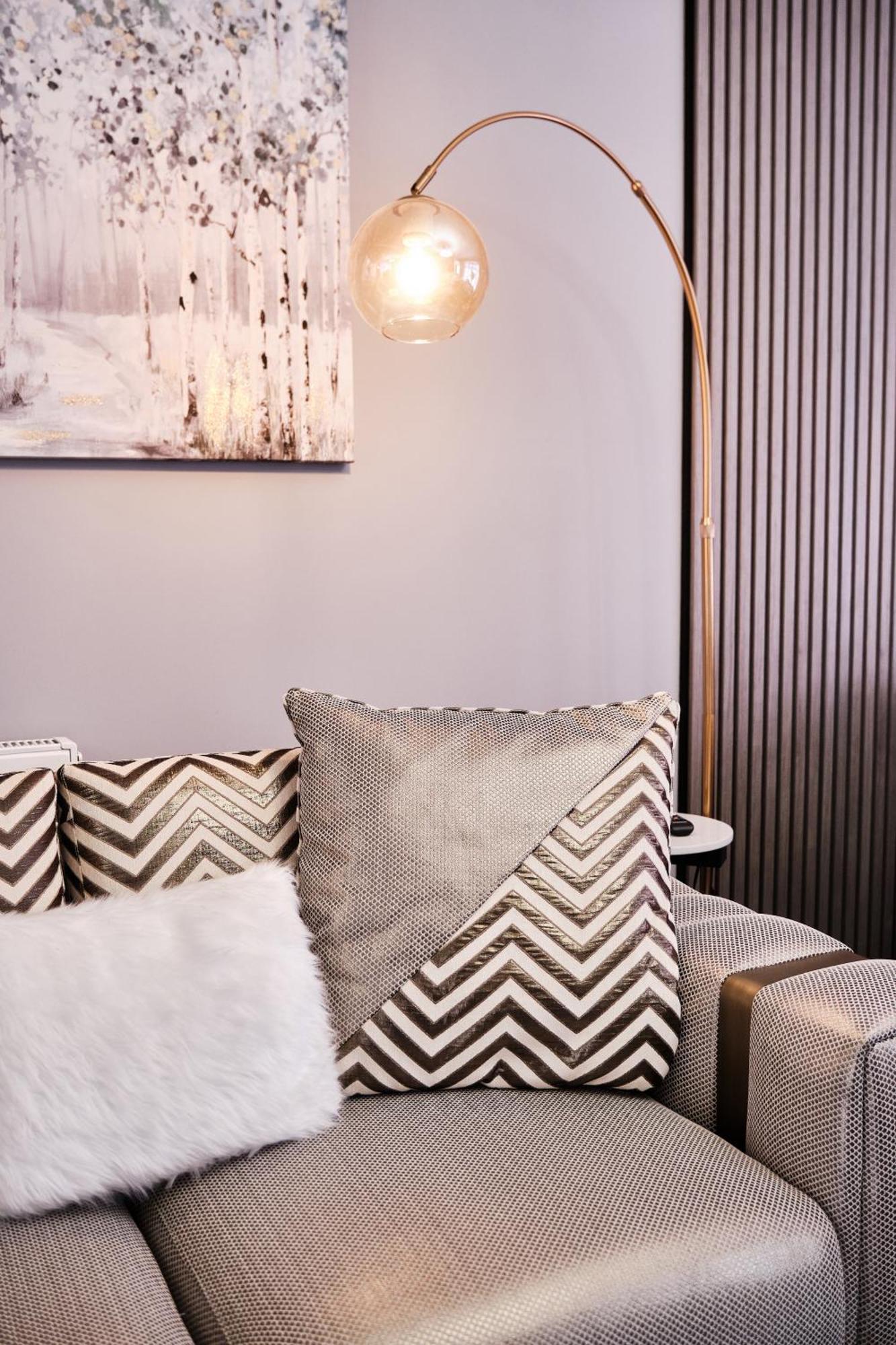 Holiday home Luxury In Near Building Society Arena And Arena Shopping Park Coventry