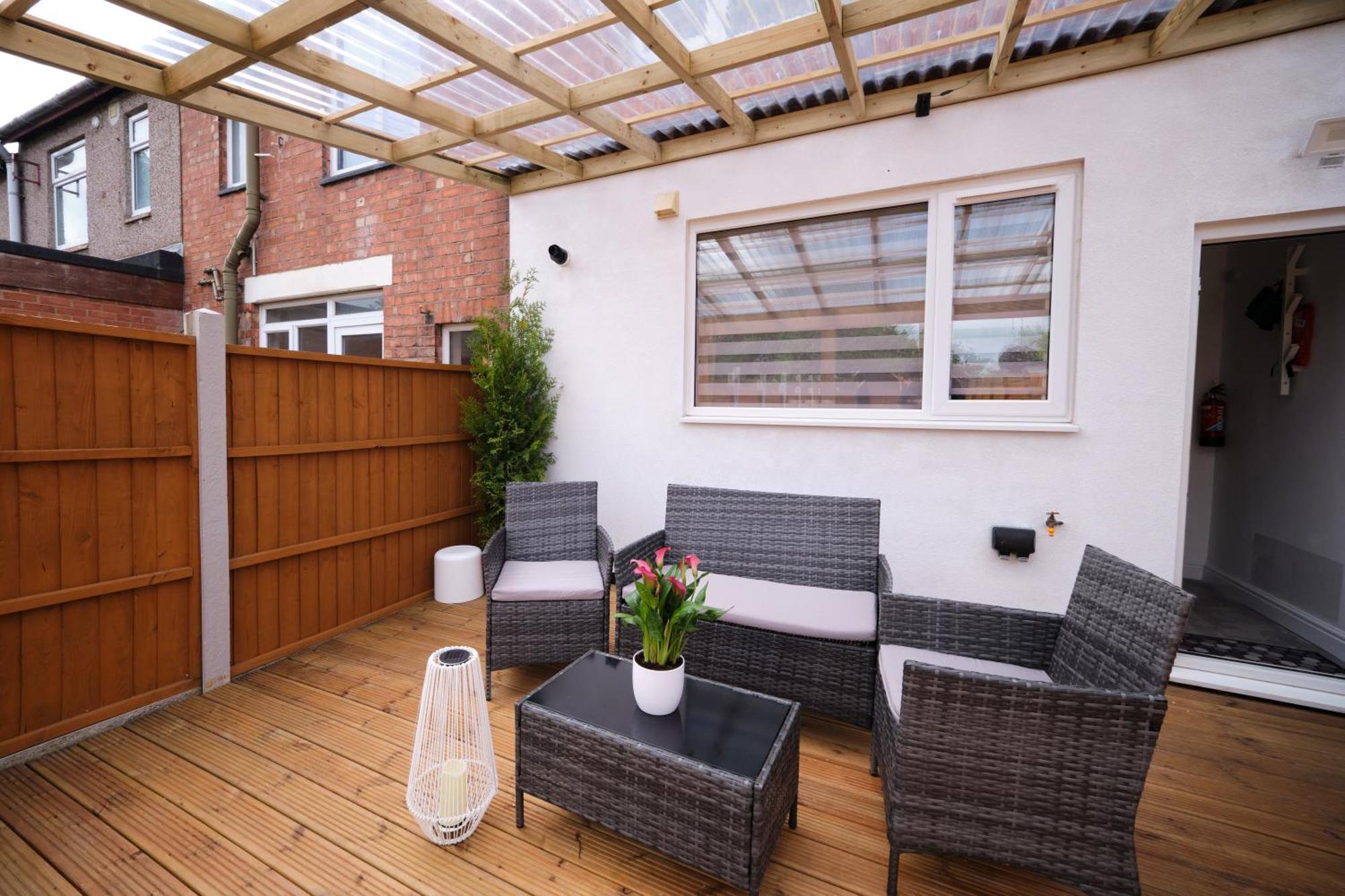 Luxury In Near Building Society Arena And Arena Shopping Park Holiday home Coventry