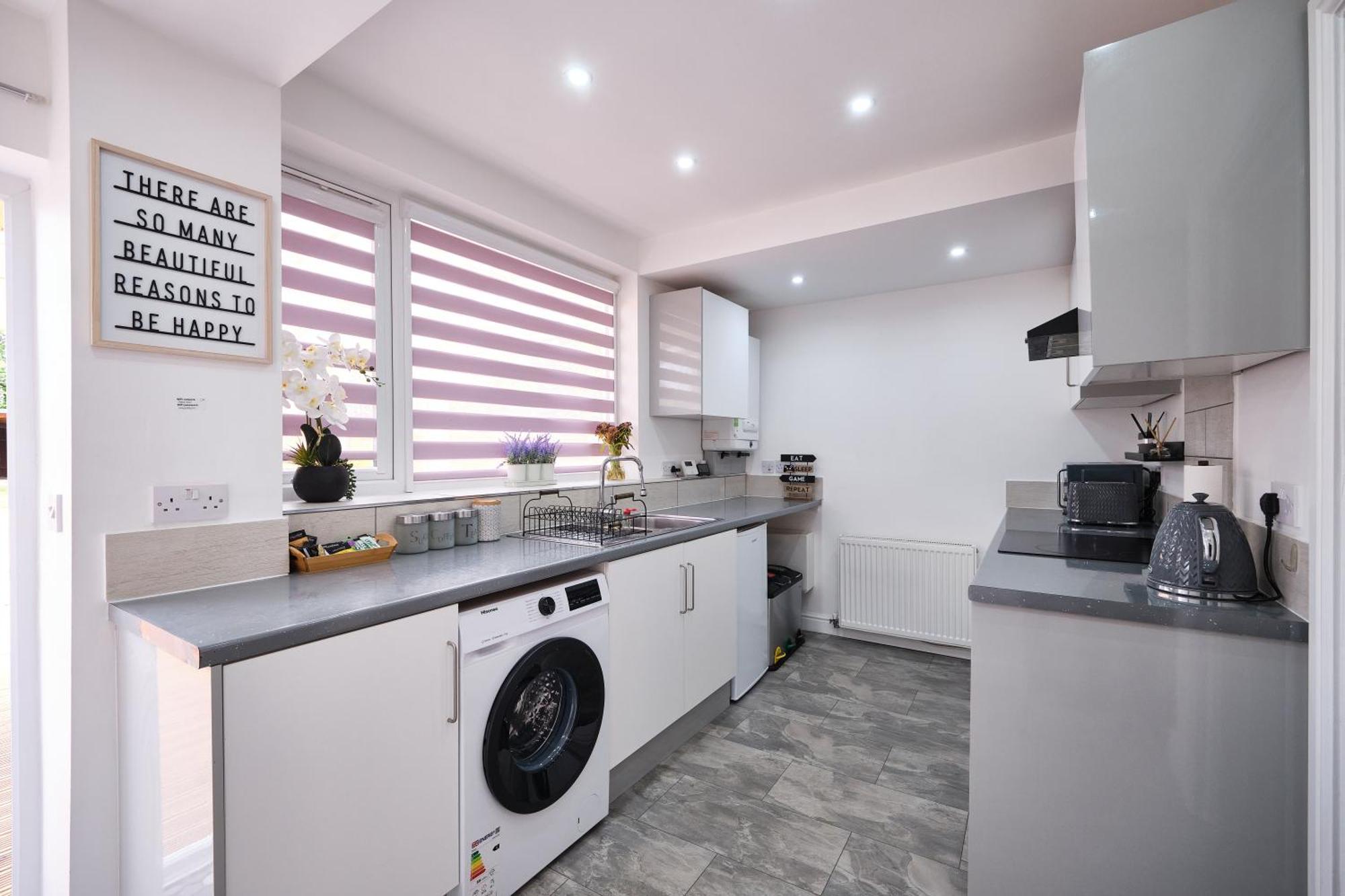 Luxury In Near Building Society Arena And Arena Shopping Park *