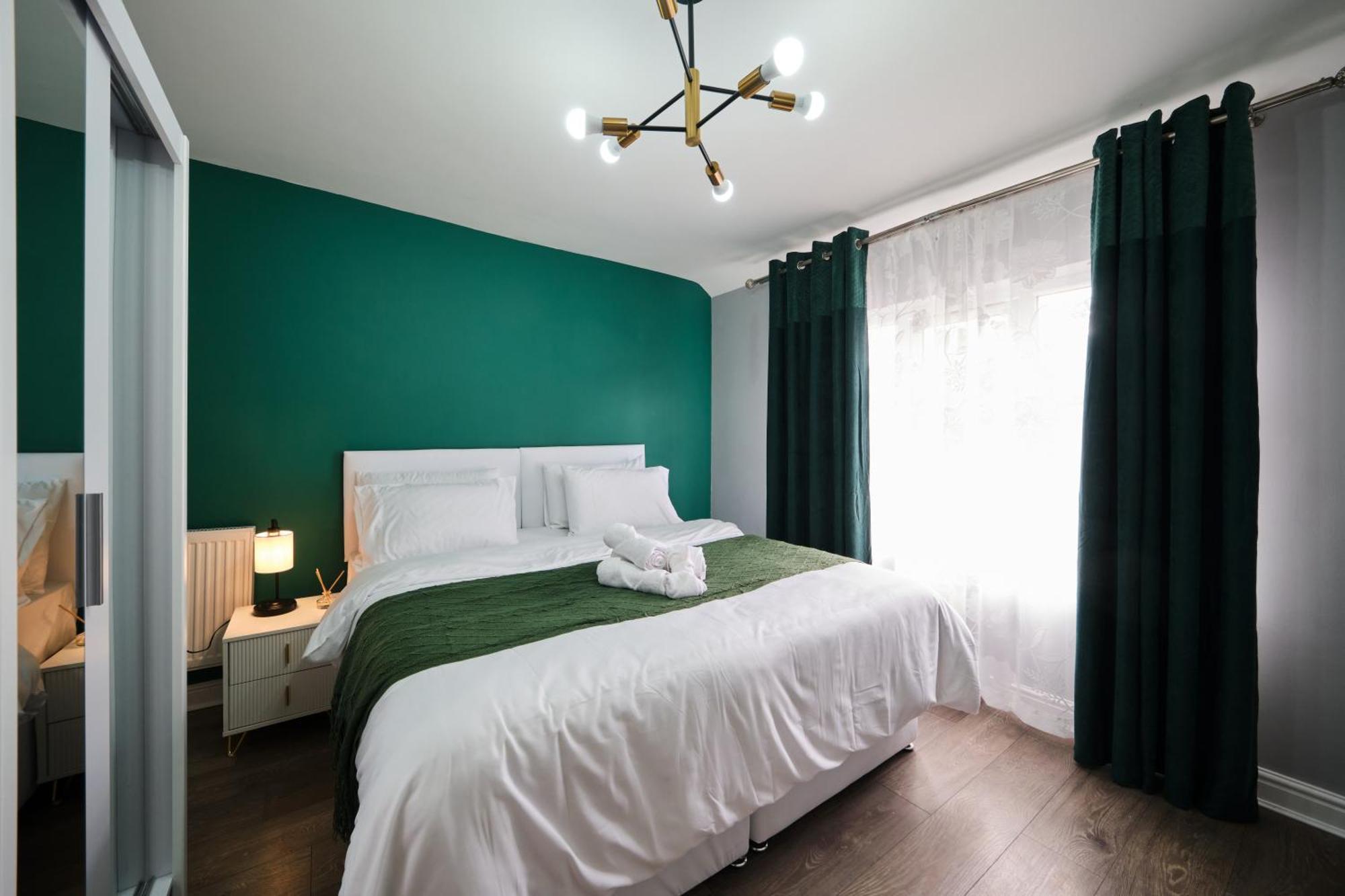 Holiday home Luxury In Near Building Society Arena And Arena Shopping Park *