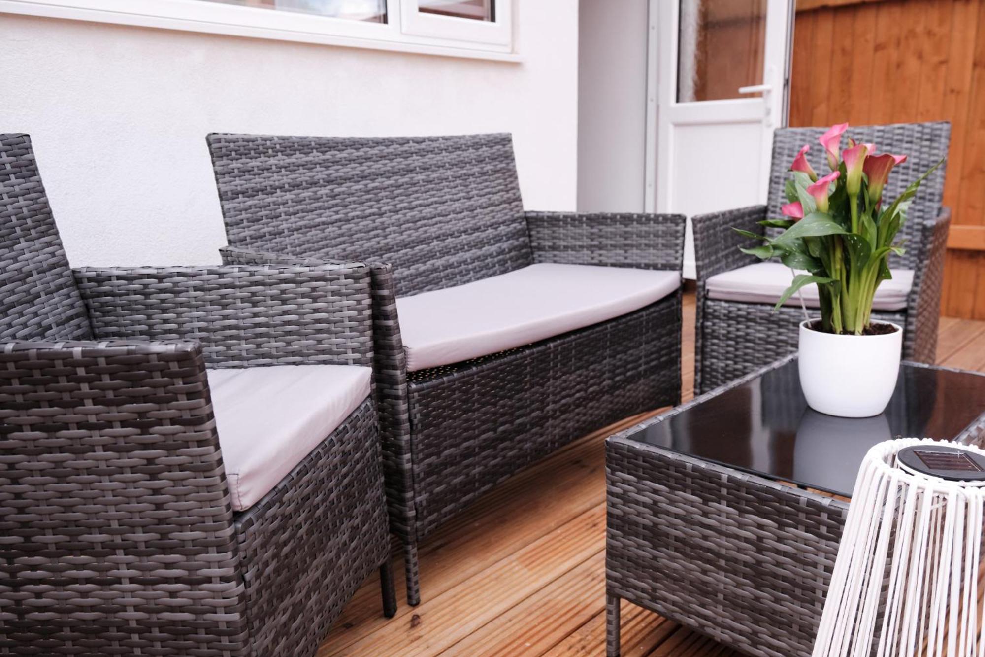 Luxury In Near Building Society Arena And Arena Shopping Park *
