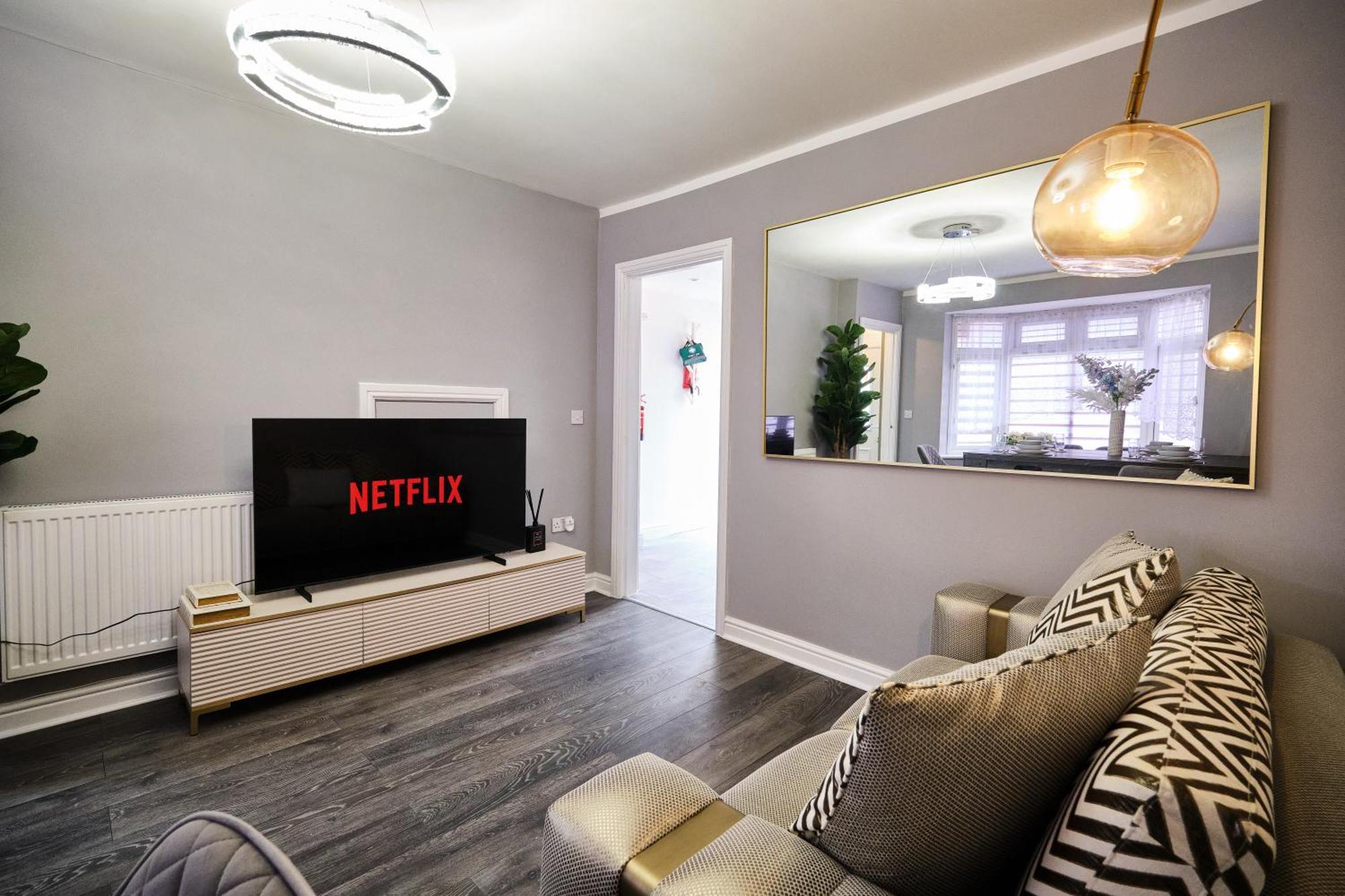 Holiday home Luxury In Near Building Society Arena And Arena Shopping Park