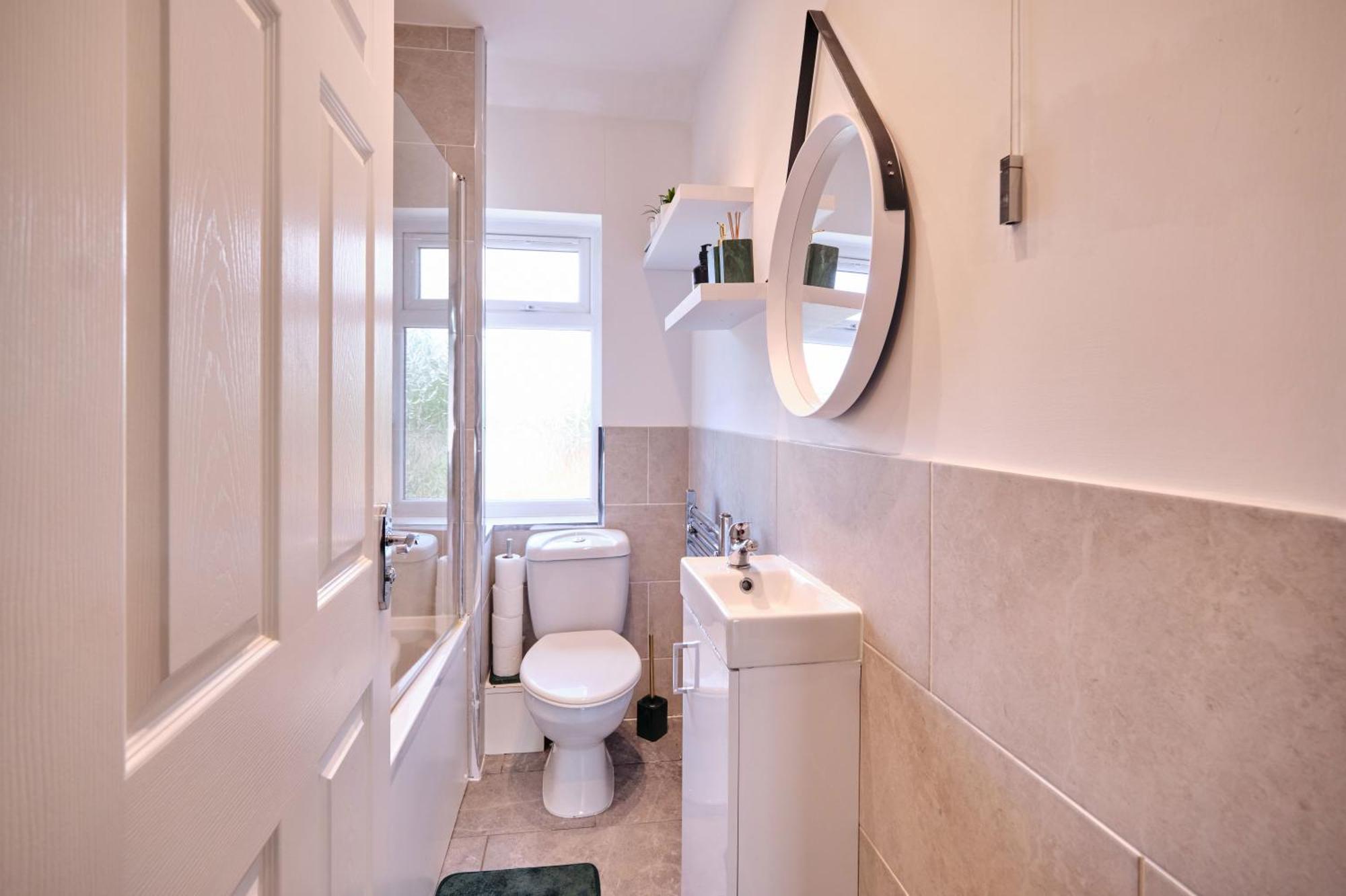 Luxury In Near Building Society Arena And Arena Shopping Park Holiday home
