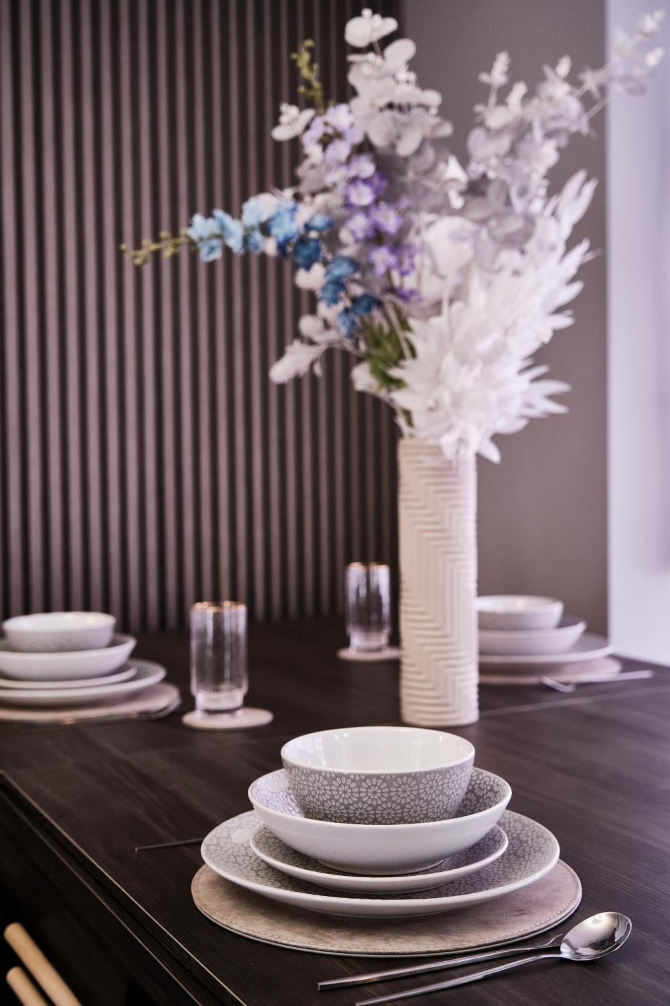 Luxury In Near Building Society Arena And Arena Shopping Park Holiday home Coventry