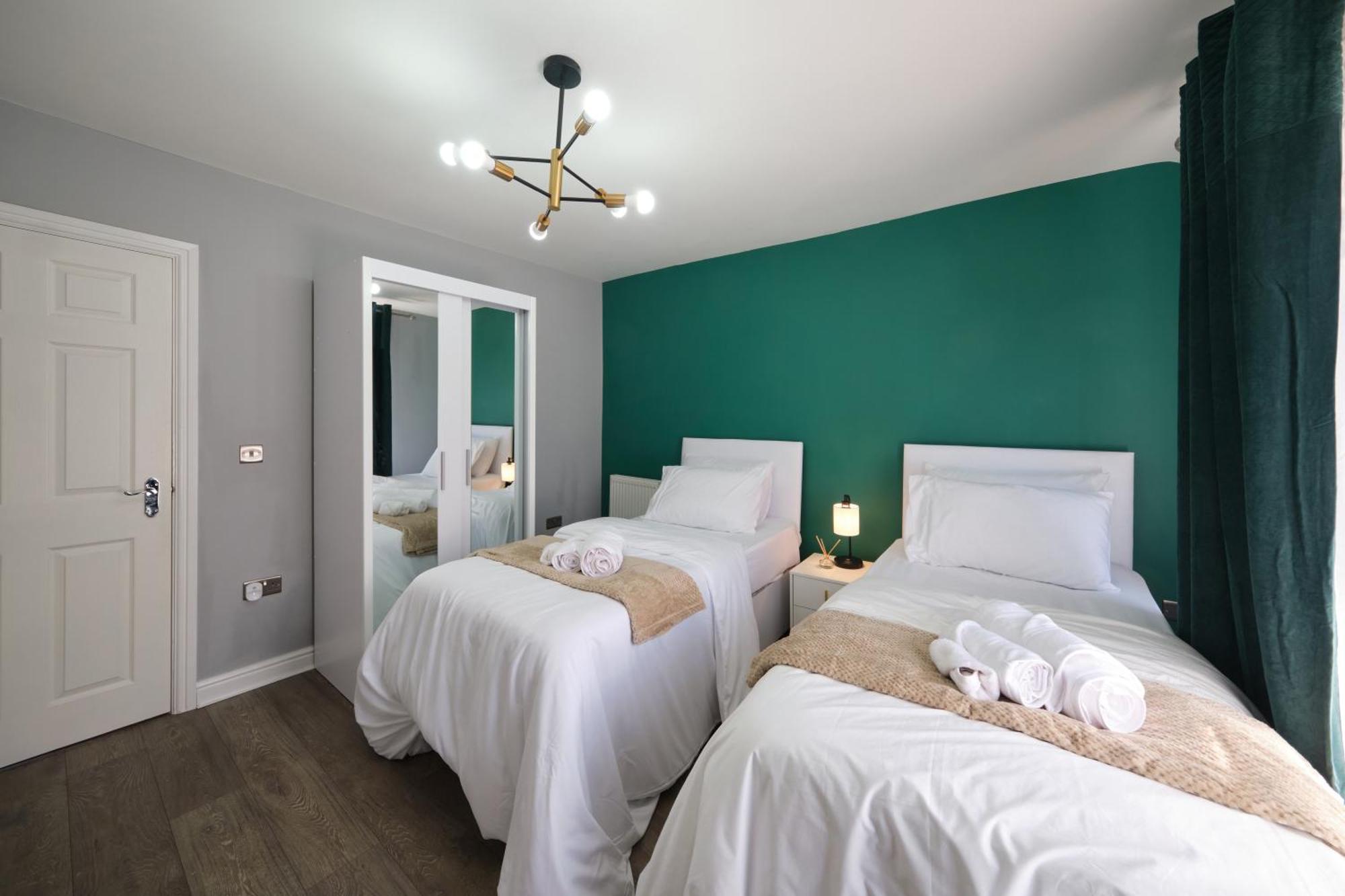 Holiday home Luxury In Near Building Society Arena And Arena Shopping Park