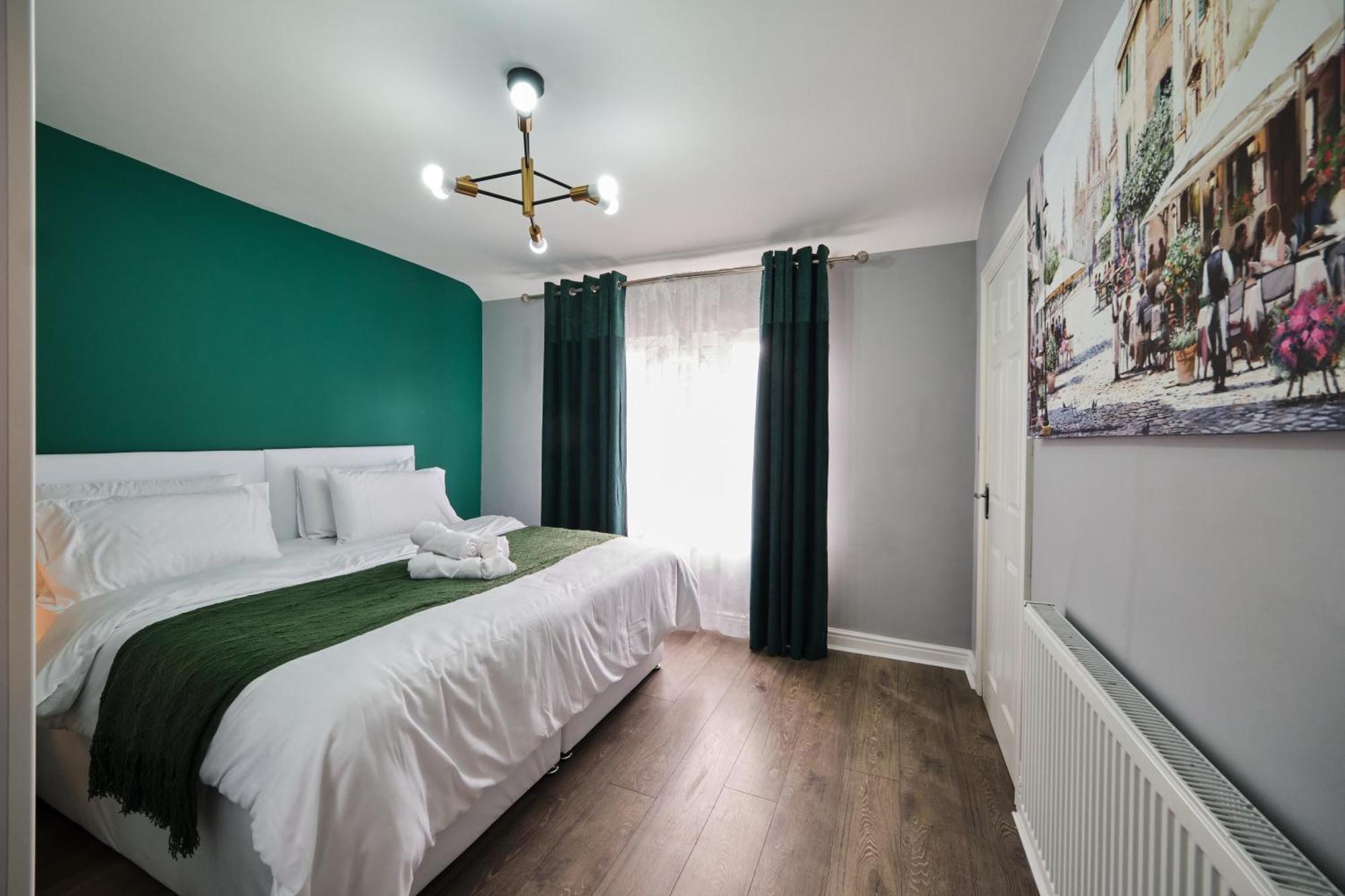 Luxury In Near Building Society Arena And Arena Shopping Park Holiday home