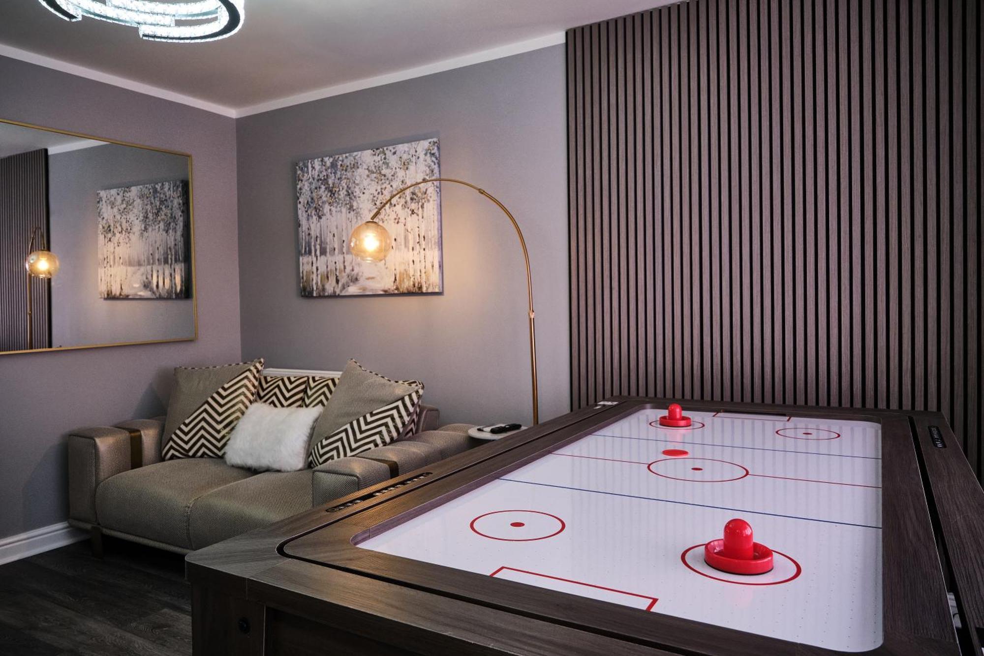 Holiday home Luxury In Near Building Society Arena And Arena Shopping Park