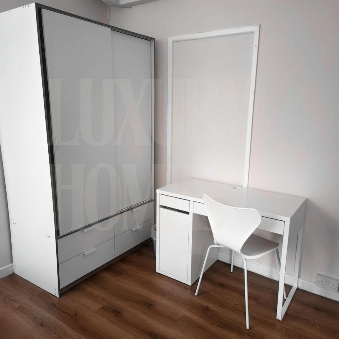 Spacious Ensuite