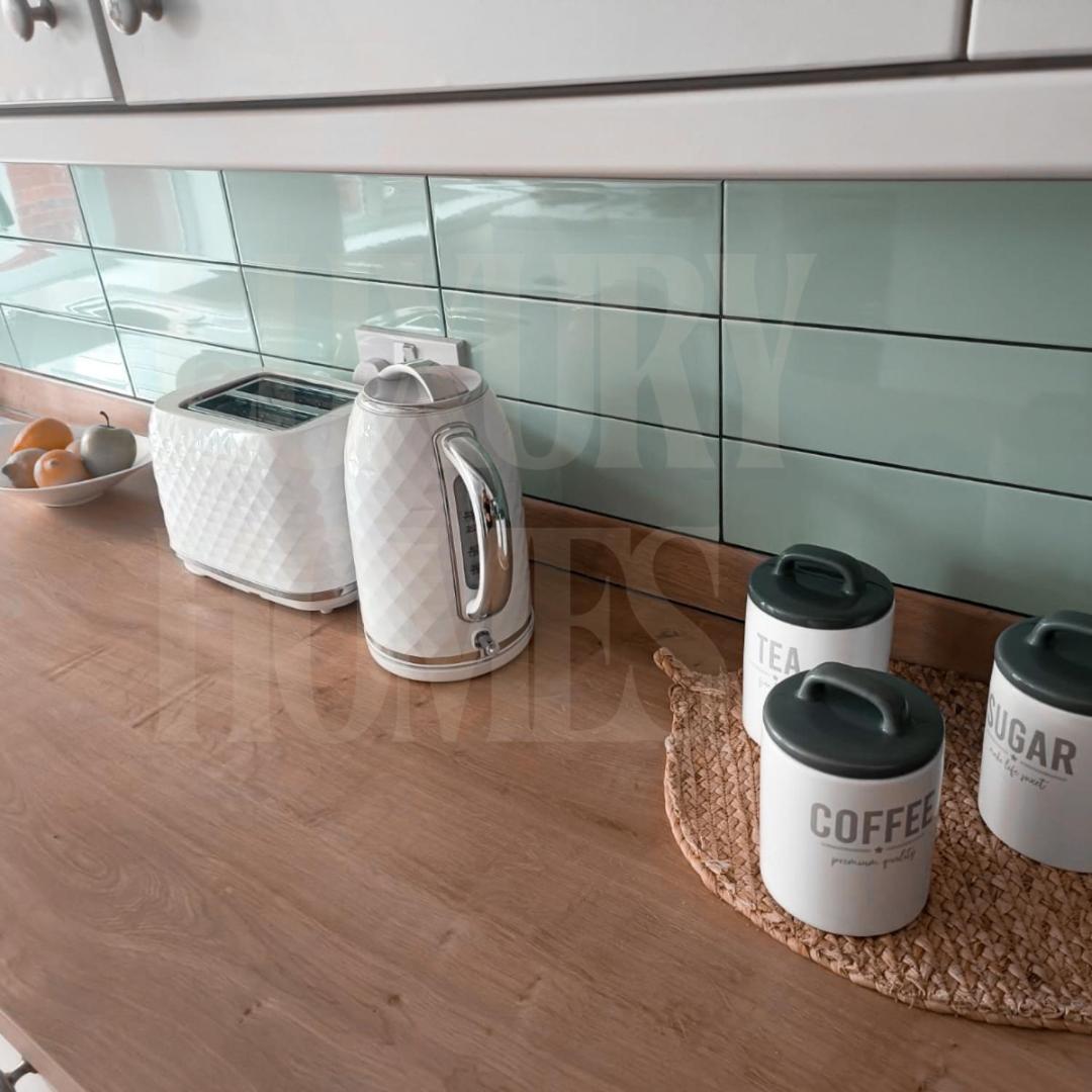Spacious Ensuite