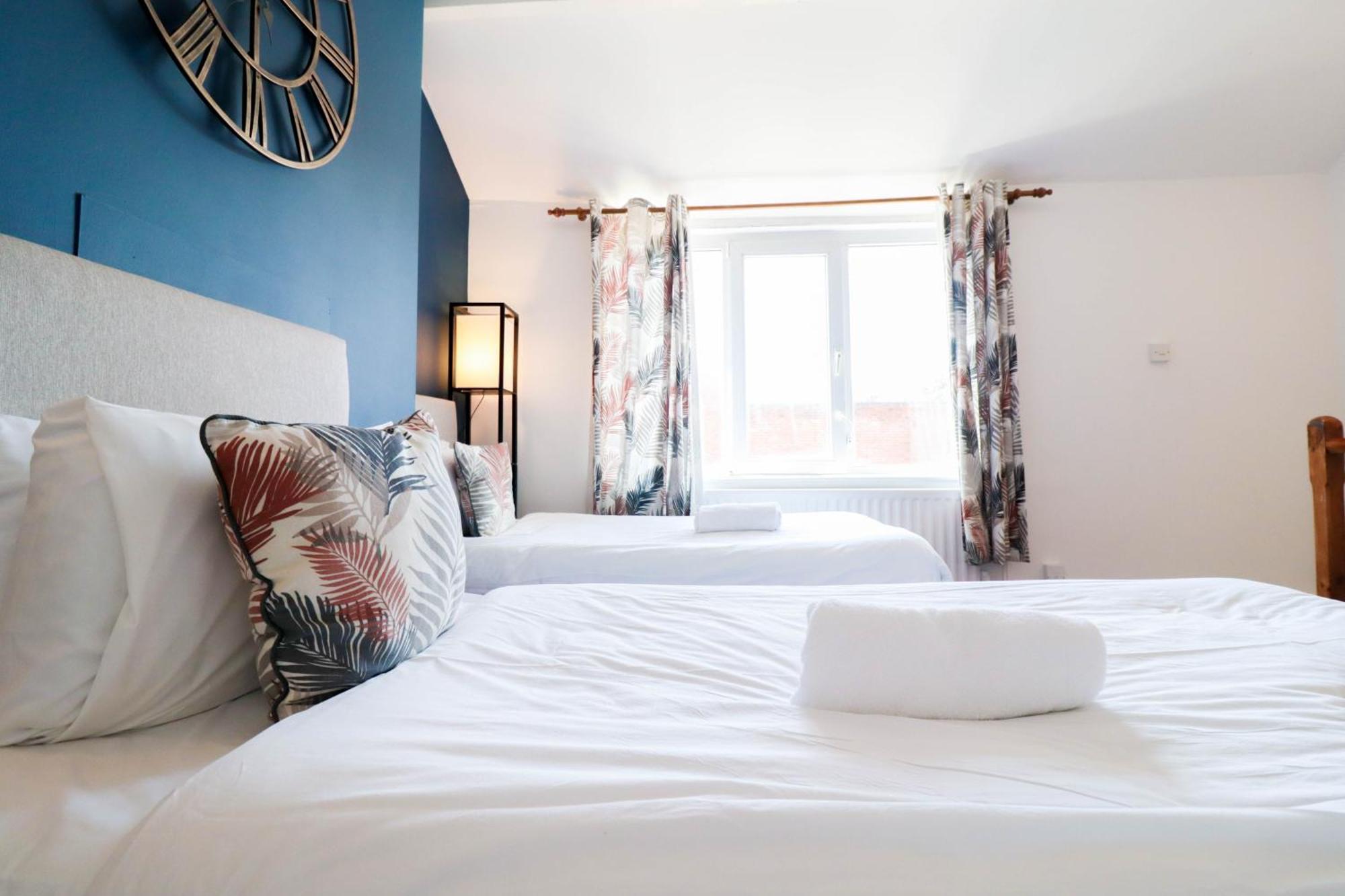 Apartment Prime 4-Bedroom House In The Heart Of The City