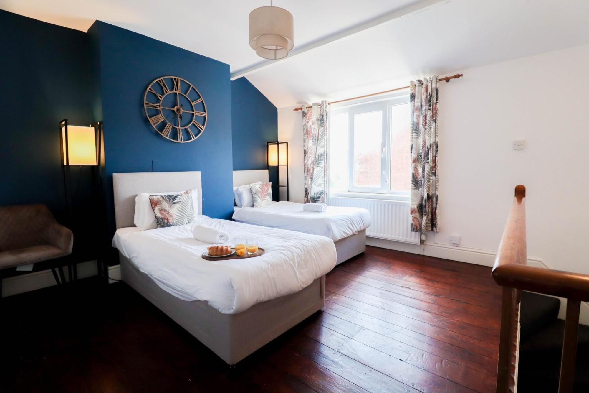 Prime 4-Bedroom House In The Heart Of The City Apartment *