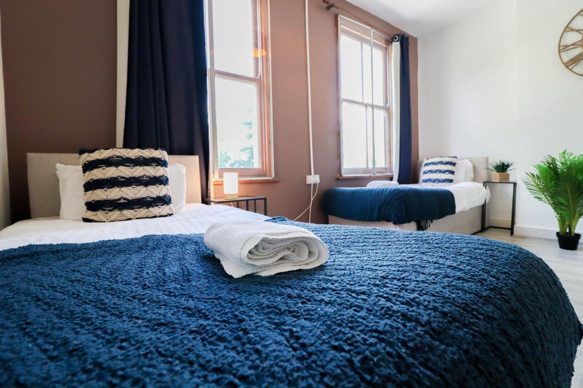Prime 4-Bedroom House In The Heart Of The City Apartment
