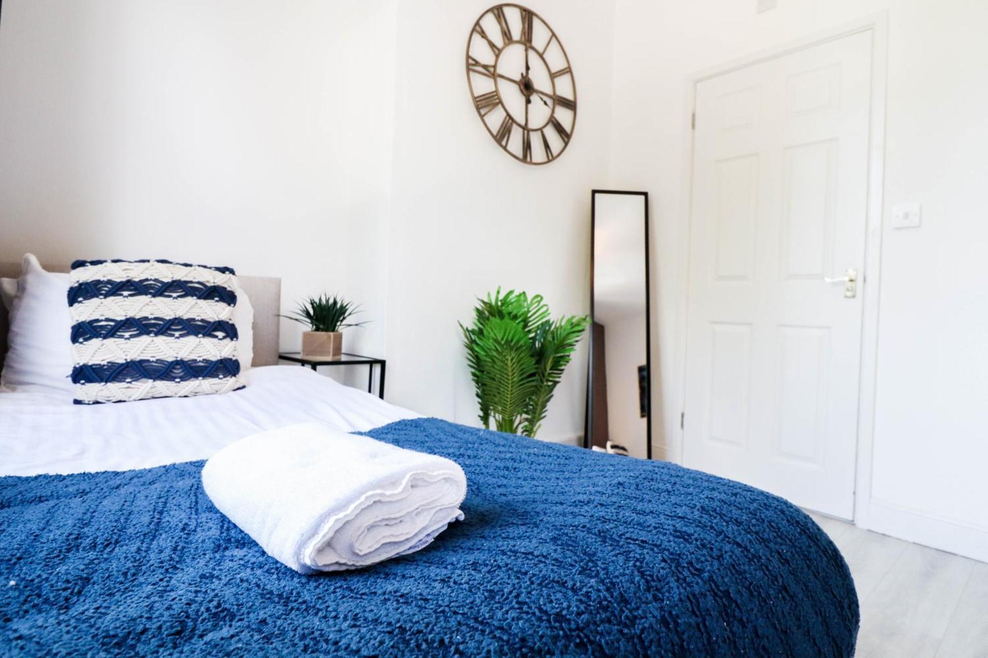 Prime 4-Bedroom House In The Heart Of The City * Coventry
