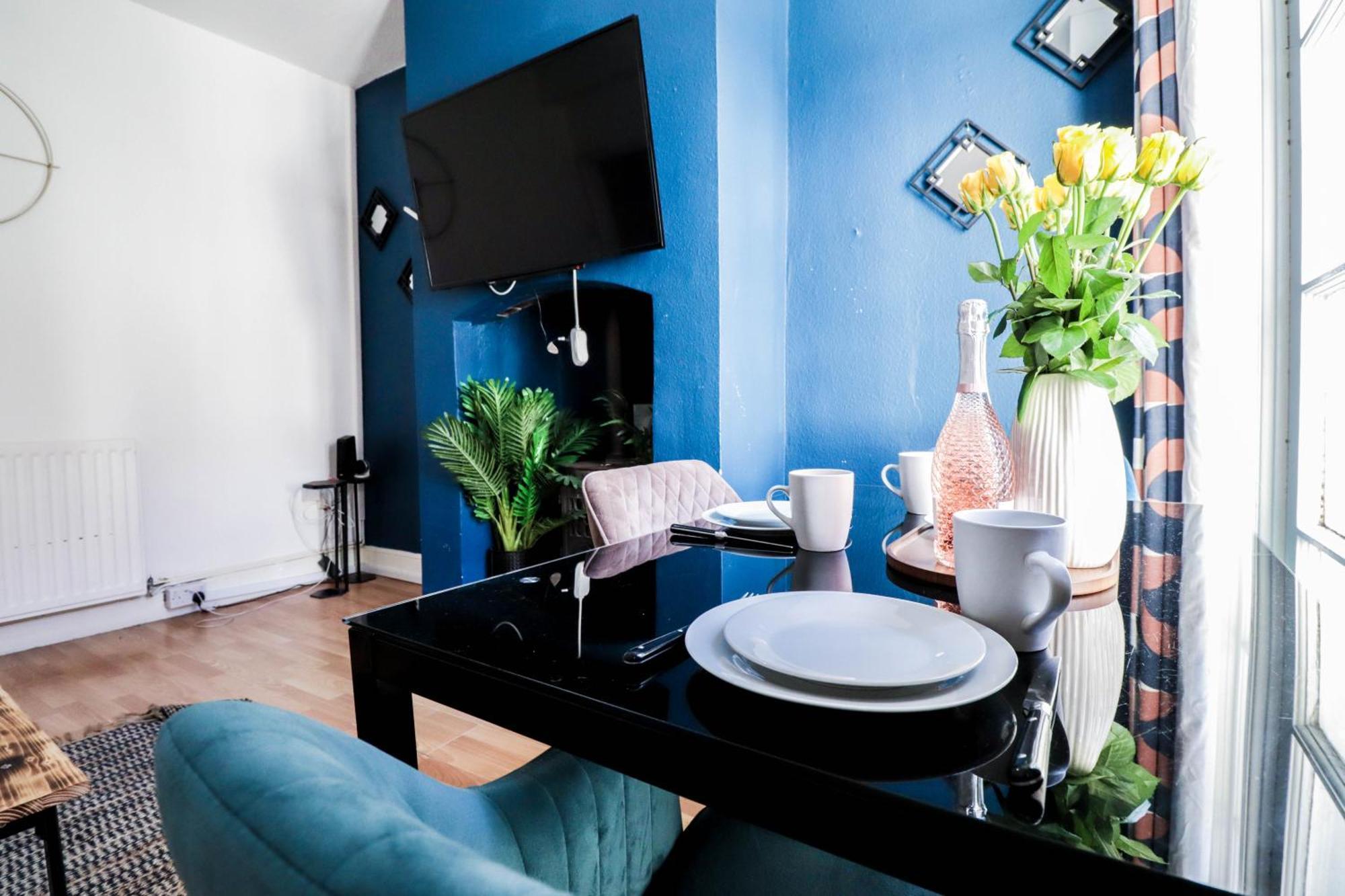 Prime 4-Bedroom House In The Heart Of The City * Coventry
