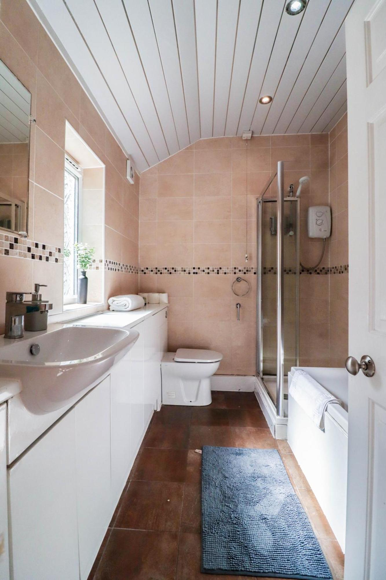 Prime 4-Bedroom House In The Heart Of The City *
