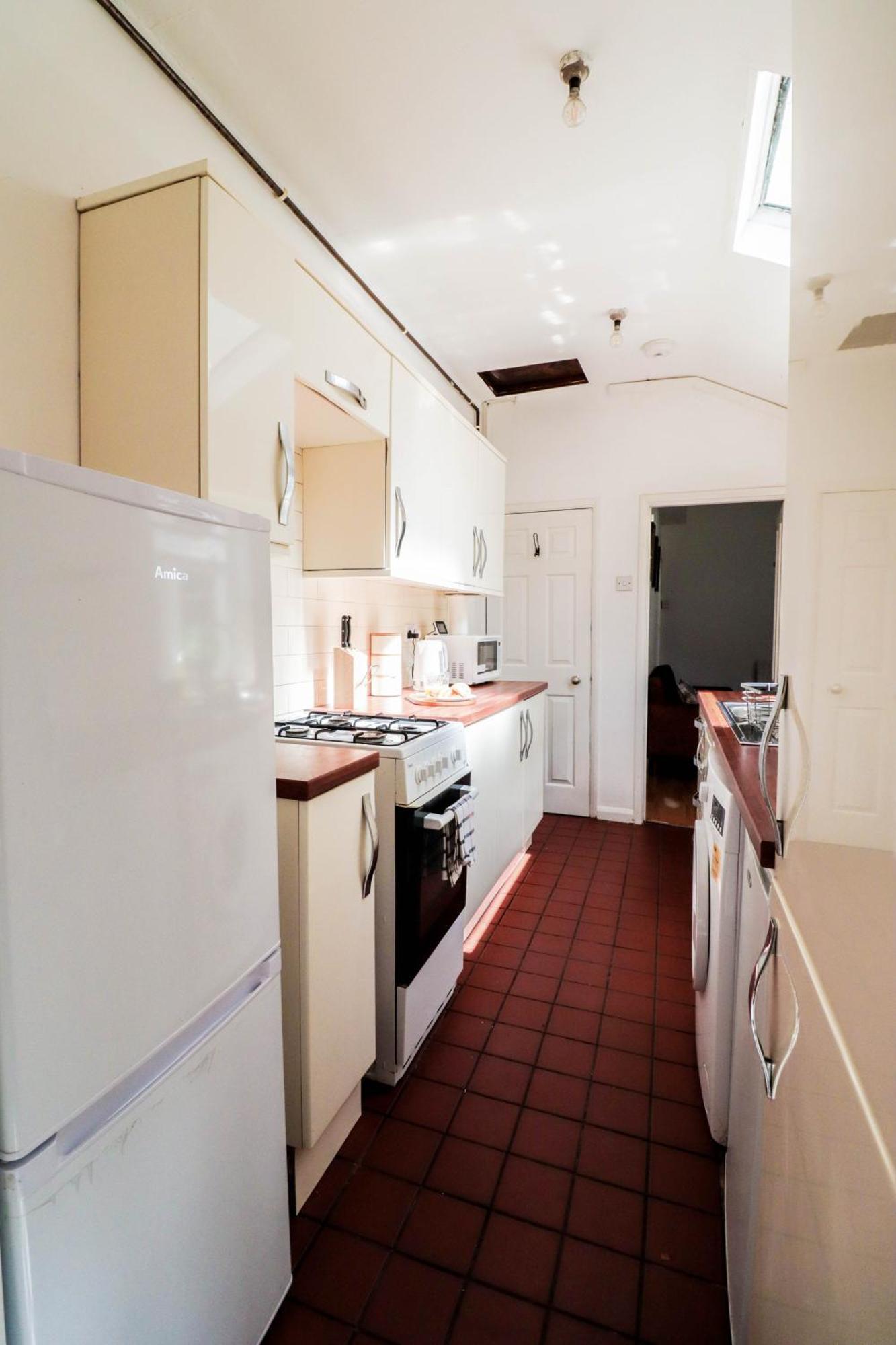Prime 4-Bedroom House In The Heart Of The City Apartment *