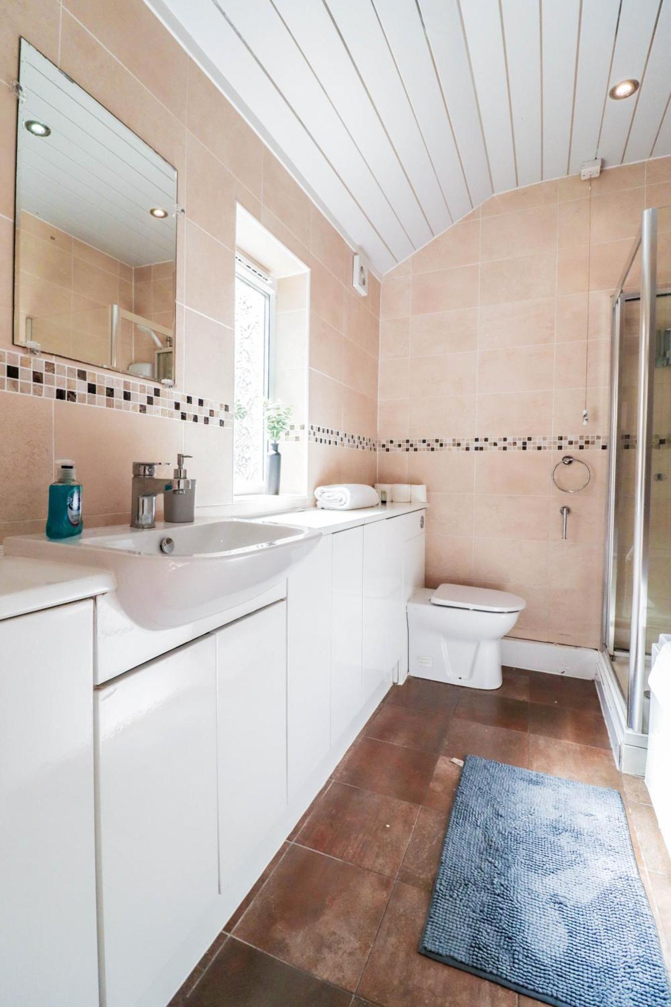 Prime 4-Bedroom House In The Heart Of The City * Coventry