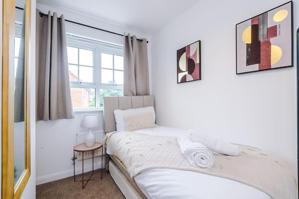 Apartment Lovely 3 Bedroom House Coventry