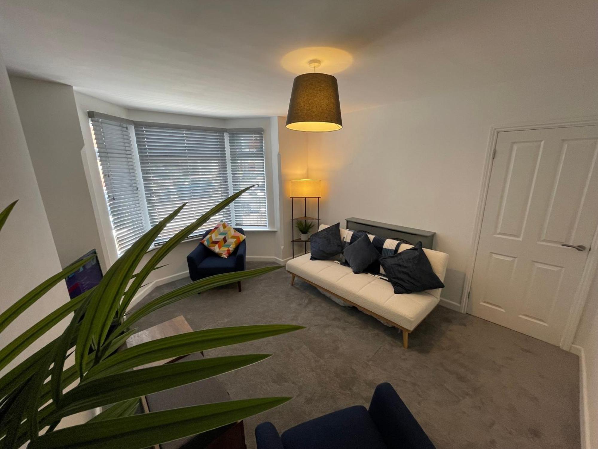 Stylish With Office & Double Beds *