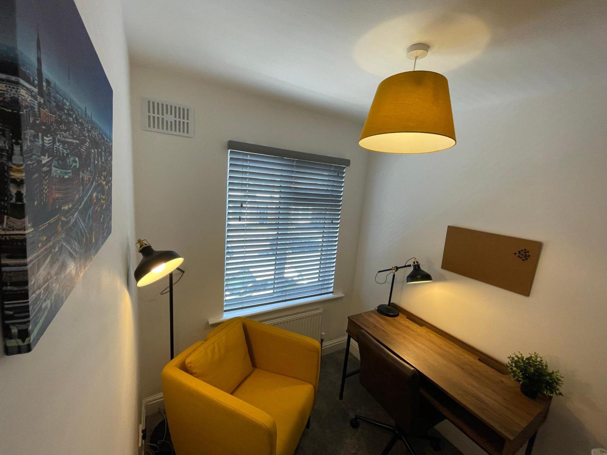 Stylish With Office & Double Beds *