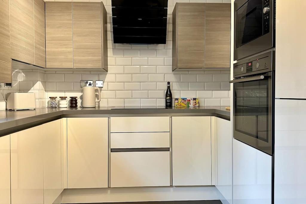 Stylish Flat In Gated Community Coventry