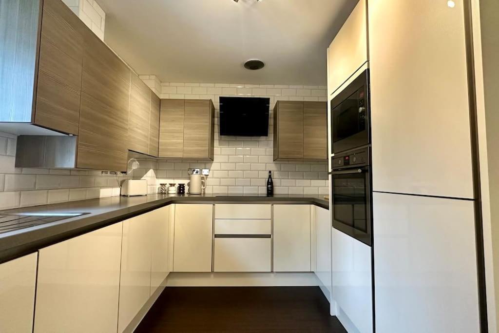 Stylish Flat In Gated Community *