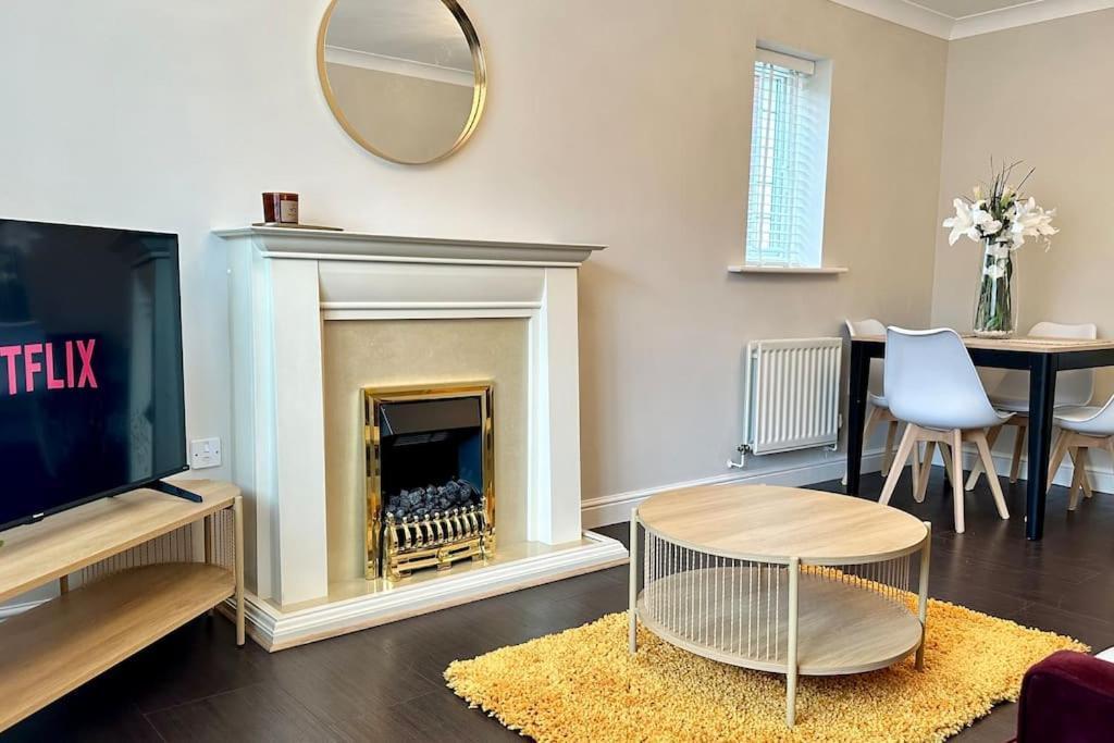 Stylish Flat In Gated Community Coventry