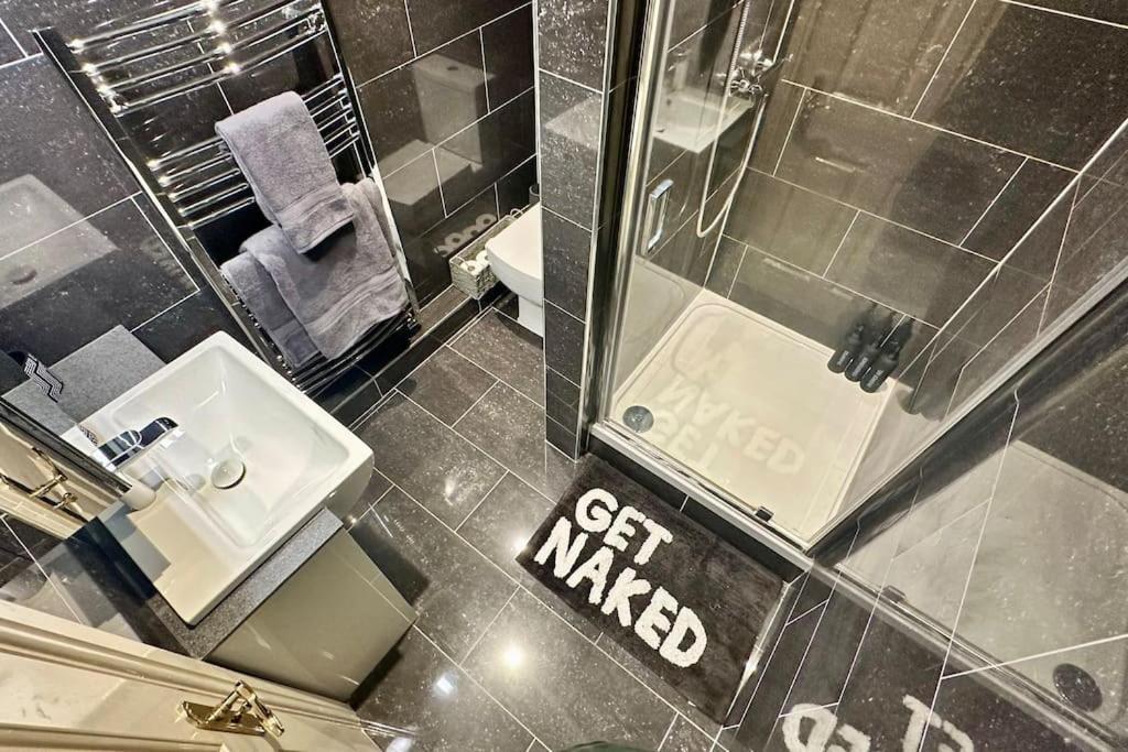 Stylish Flat In Gated Community *