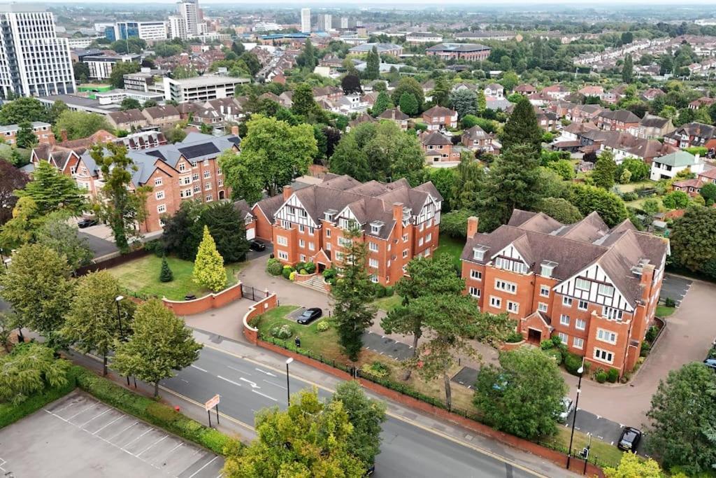 Stylish Flat In Gated Community *