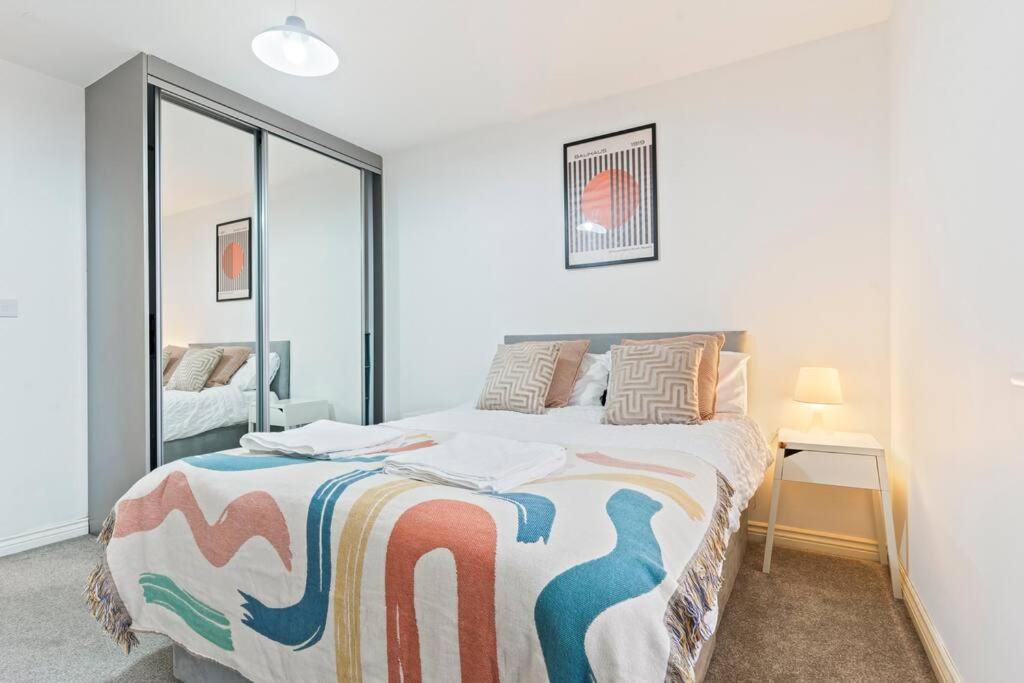 Anglian Retreat - Close To Centre - Free Parking, Fast Wifi And Smart Tv By Yoko Holiday home Coventry