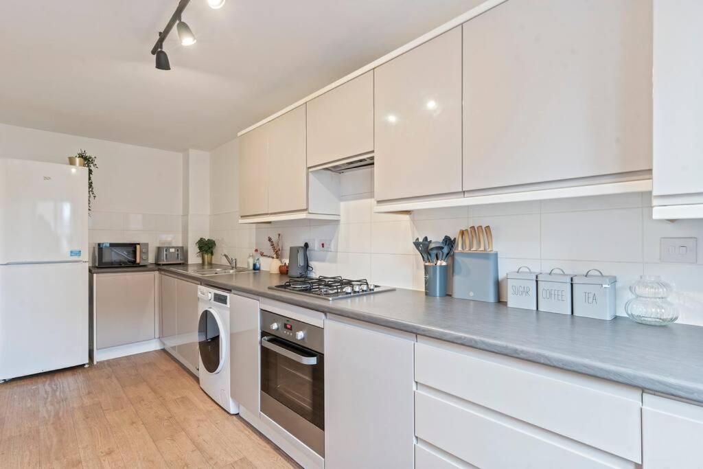 Holiday home Anglian Retreat - Close To Centre - Free Parking, Fast Wifi And Smart Tv By Yoko Coventry