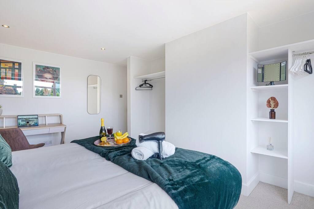 Stunning 2 Bedroom - Close To Centre - Free Parking, Super-fast Wifi, Smarttv, Private Balcony And Communal Garden By Yoko Apartment *