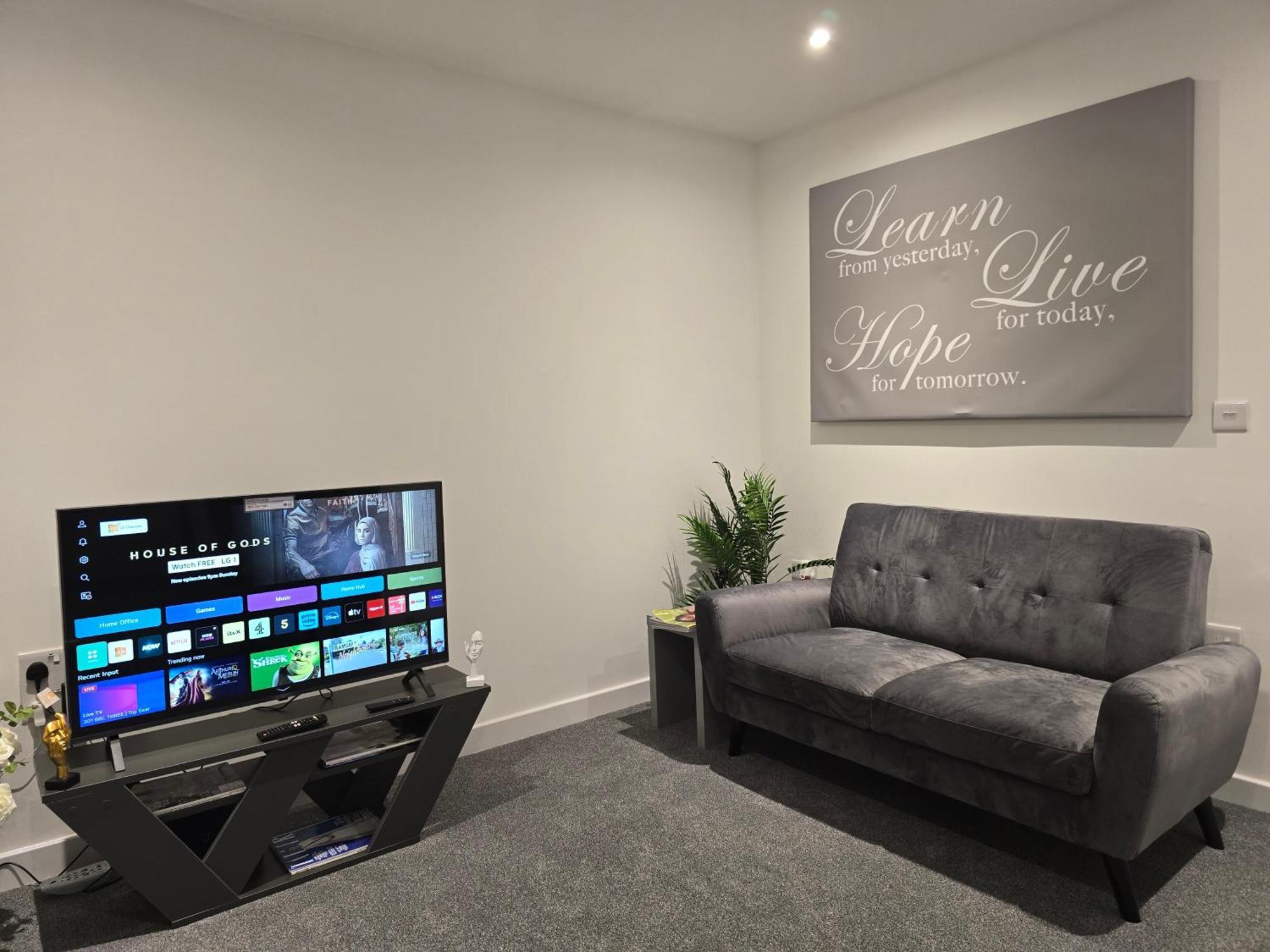 Well-preserved 2 Bedroom Flat Around Ricoh Arena-coventry Fc Apartamento Coventry