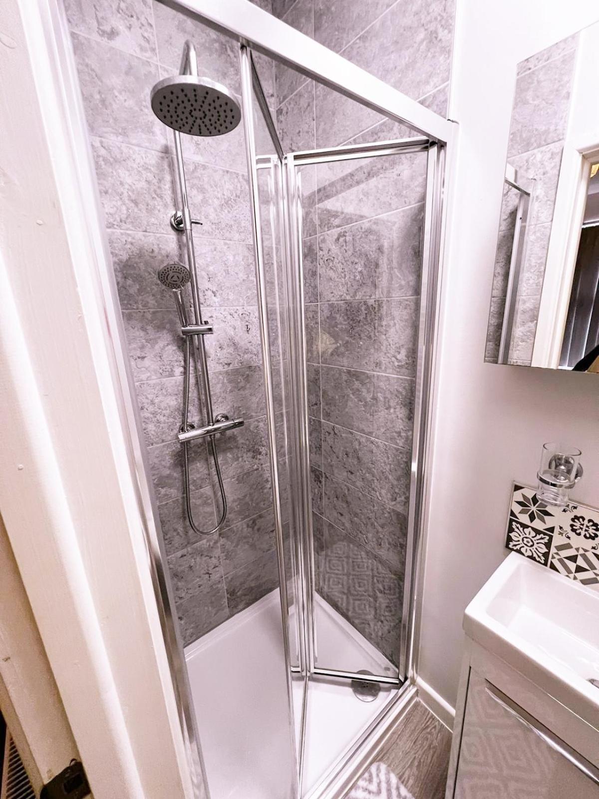 Bed & Breakfast 51 Kingsway Cv2 4ff Coventry