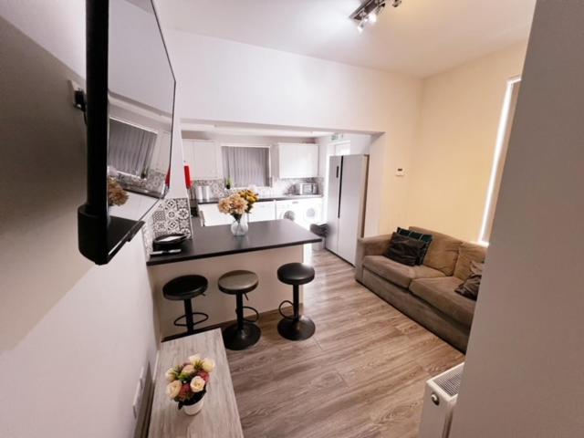 Bed & Breakfast 51 Kingsway Cv2 4ff Coventry
