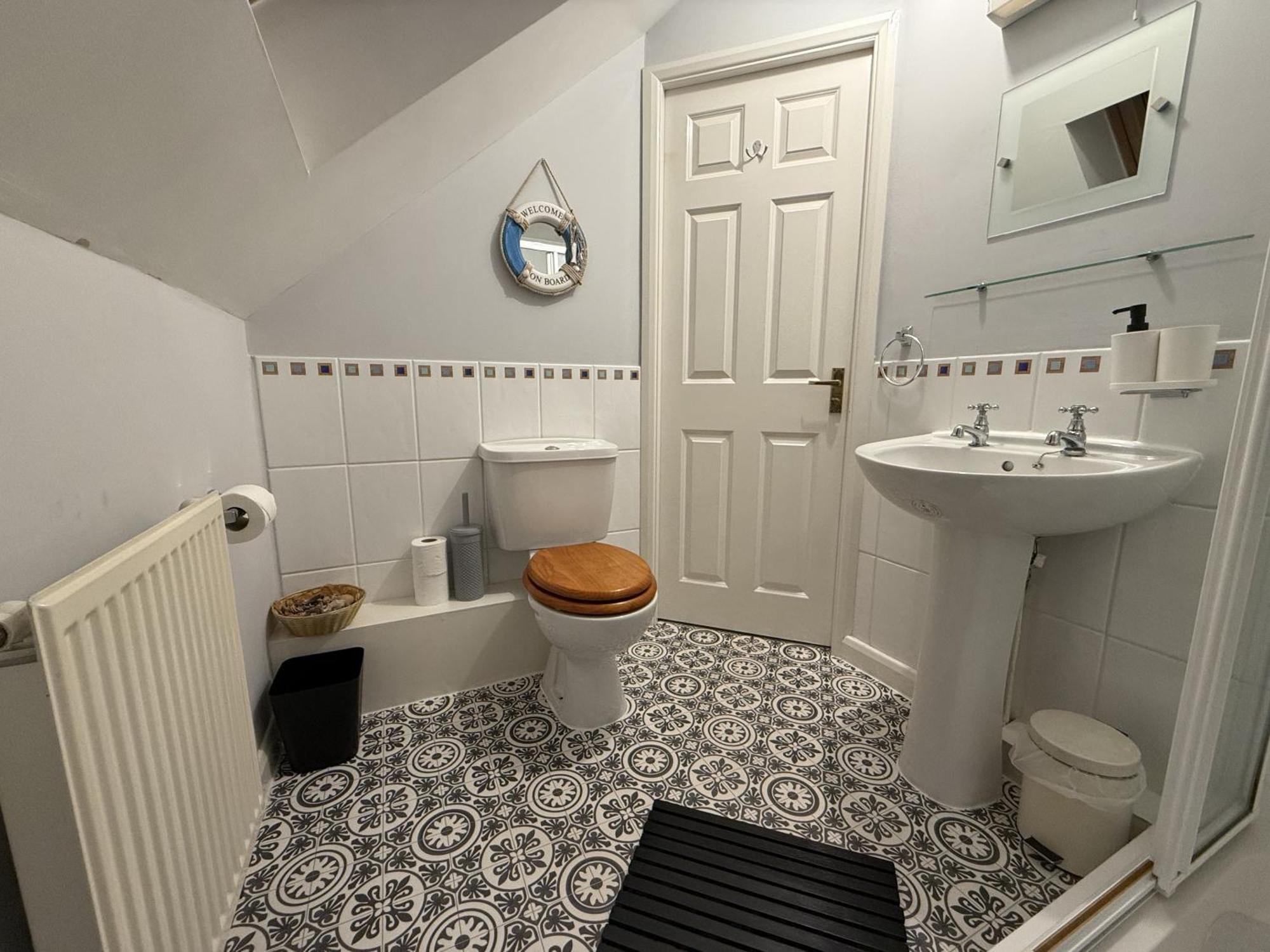 Cov - 3 Bed - Two Park Spaces - Contractors Holiday home *