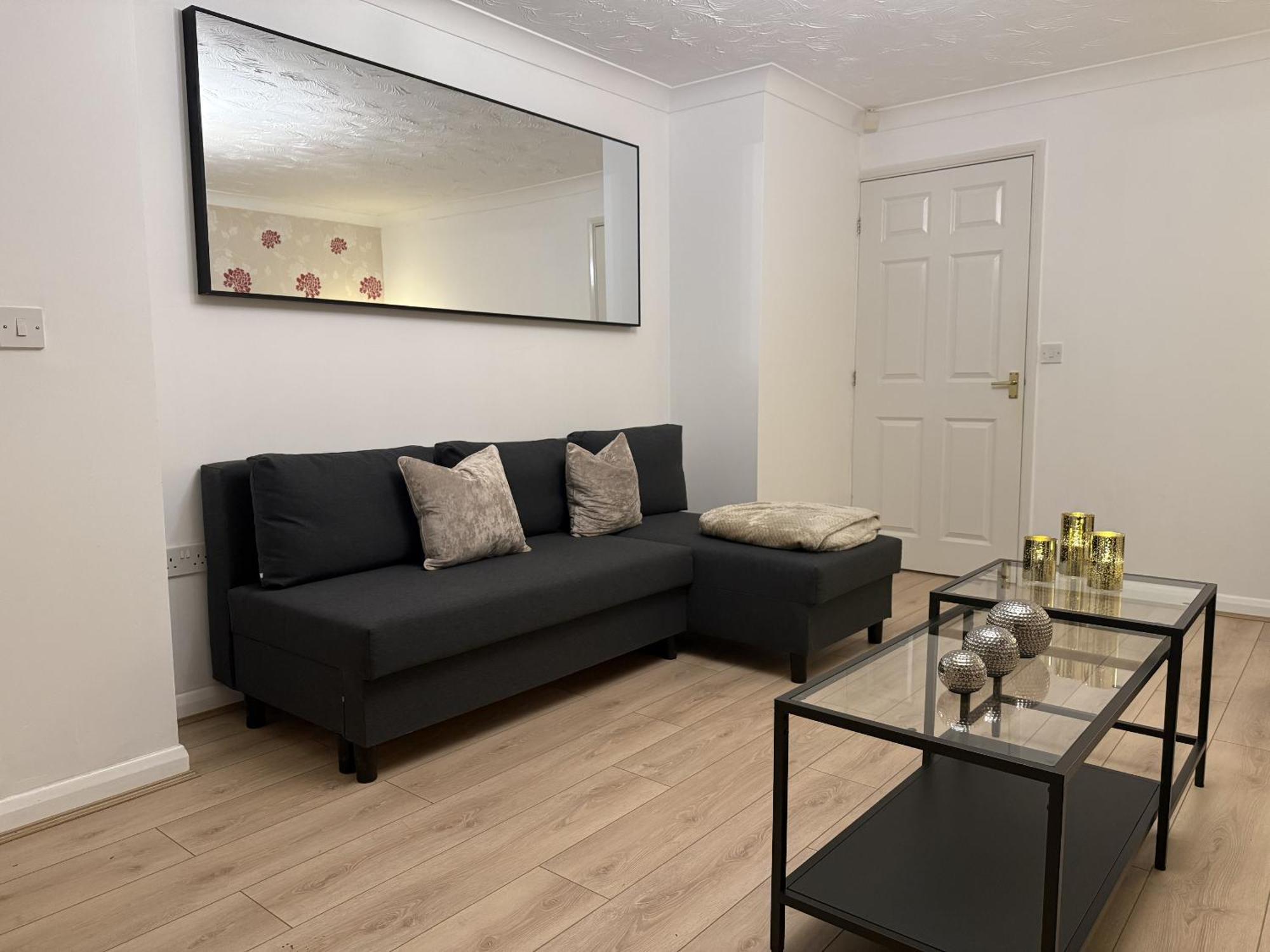 Cov - 3 Bed - Two Park Spaces - Contractors * Coventry