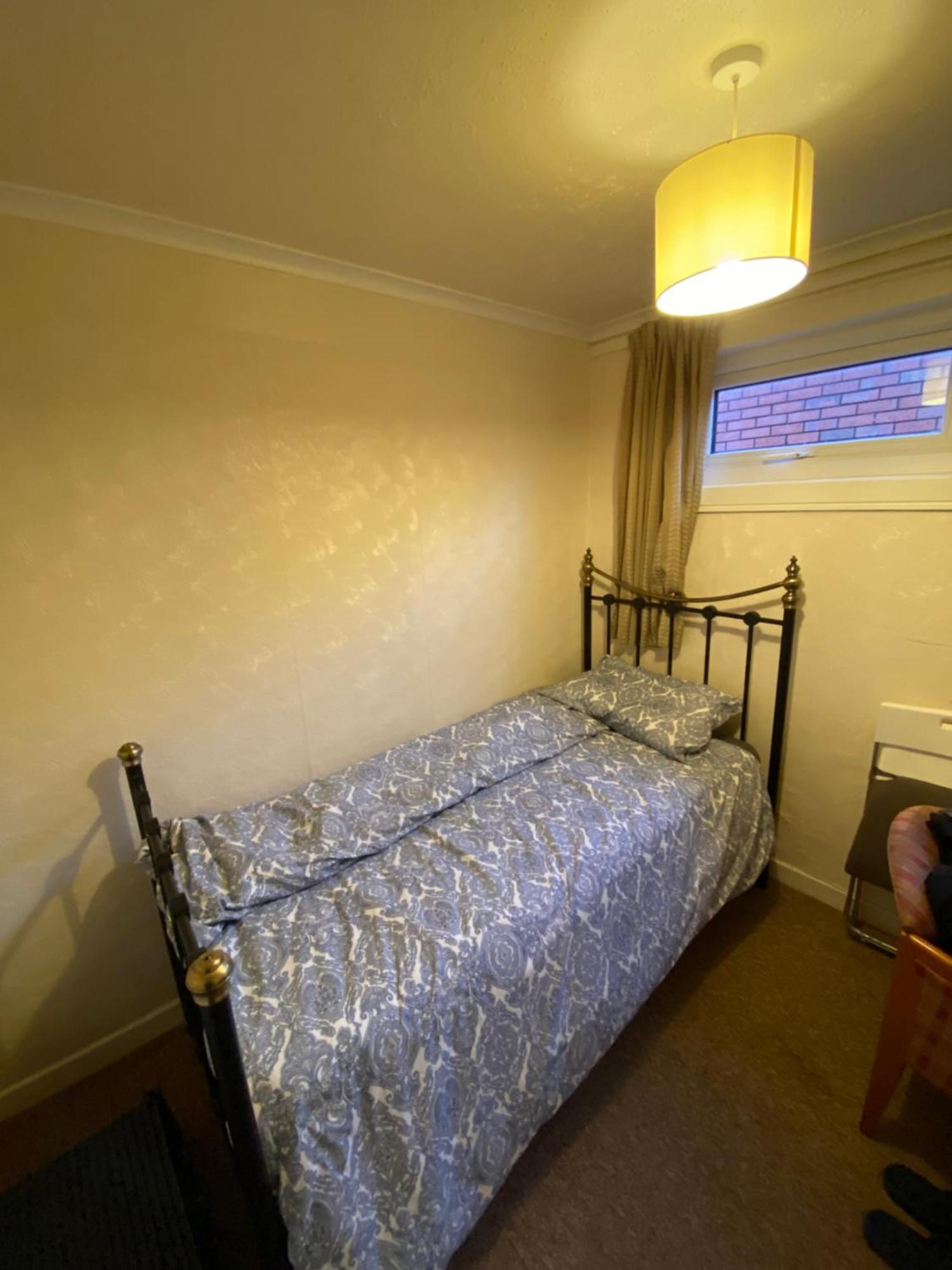 Double Close To Uni & Shopping Center & Free Parking Guest house Coventry