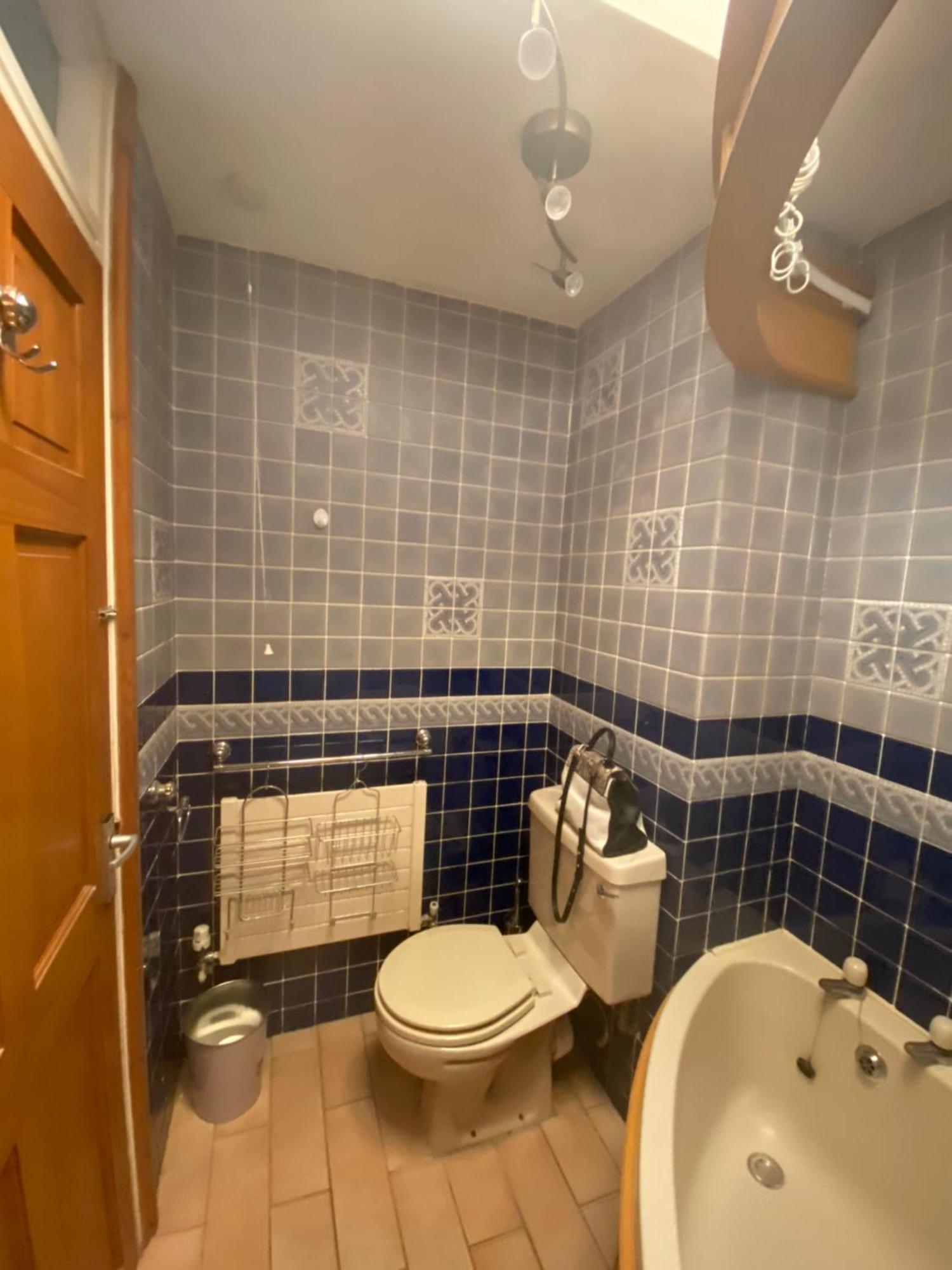 Double Close To Uni & Shopping Center & Free Parking Guest house *