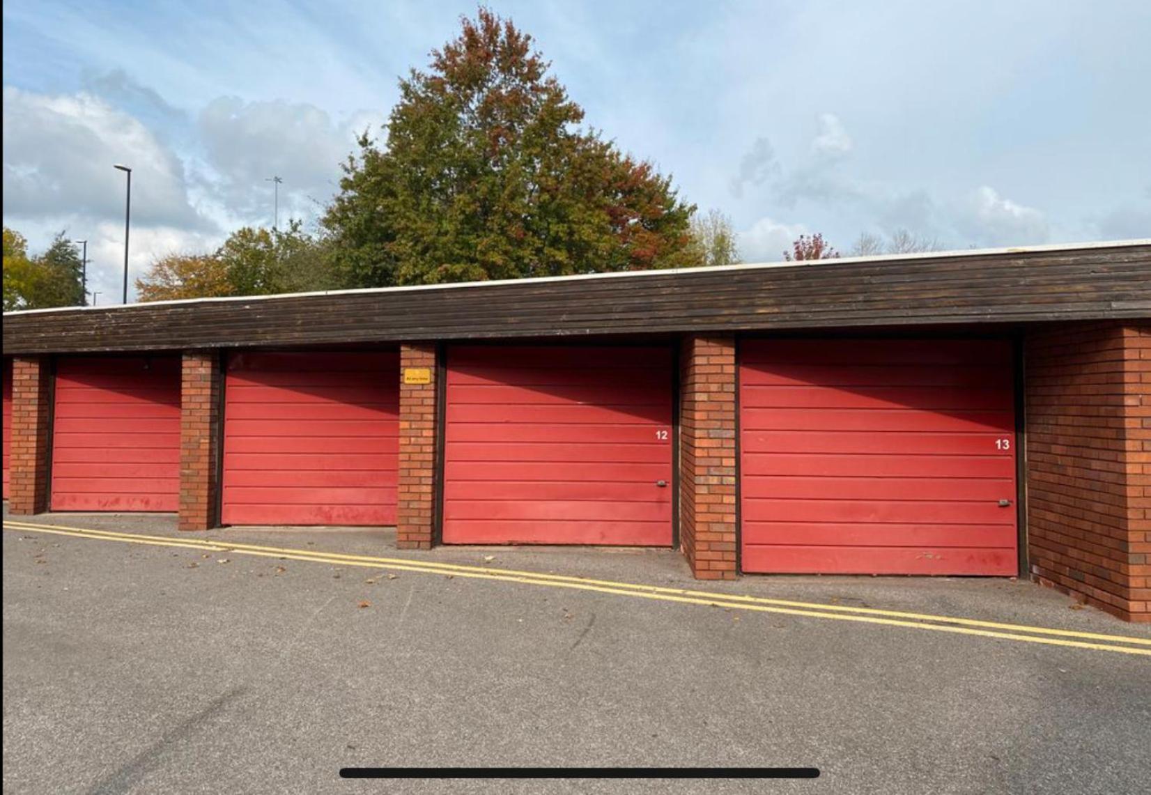 Double Close To Uni & Shopping Center & Free Parking Guest house