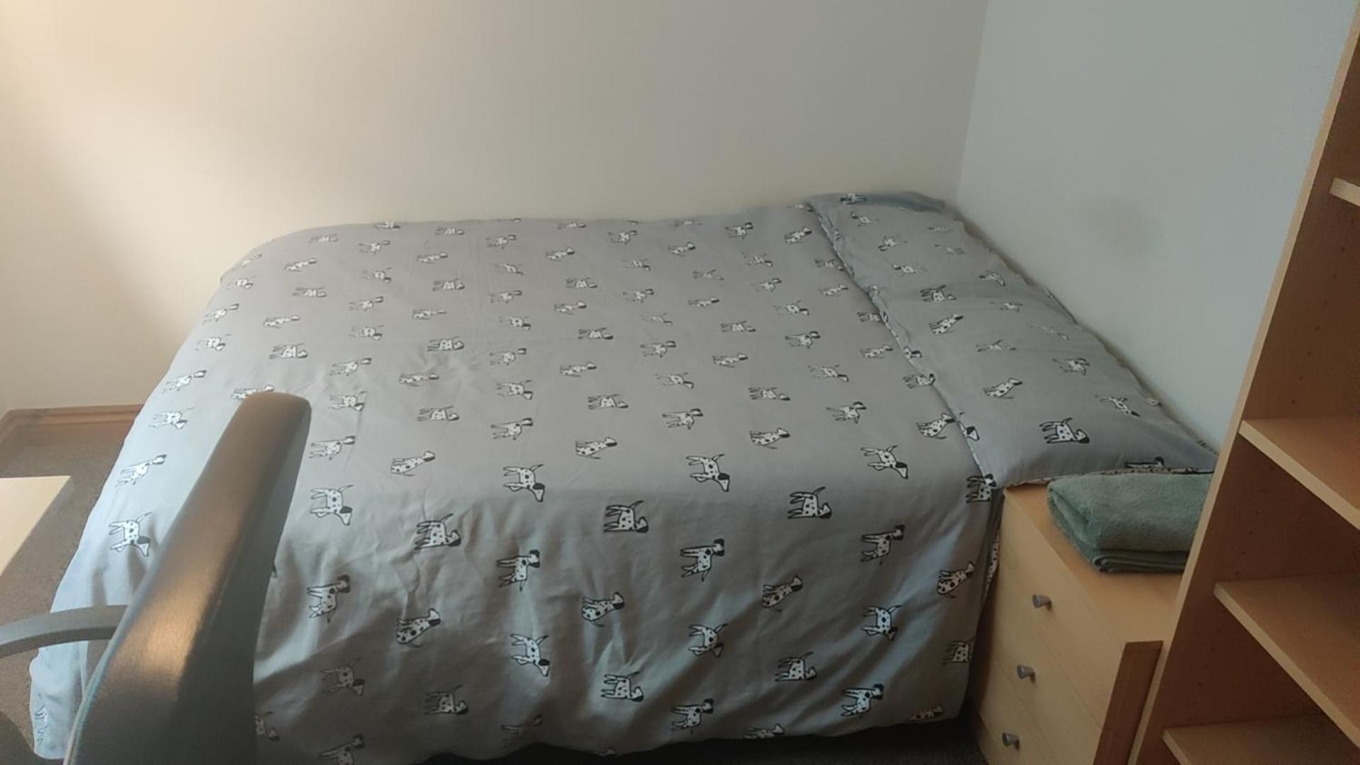 Double Close To Uni & Shopping Center & Free Parking