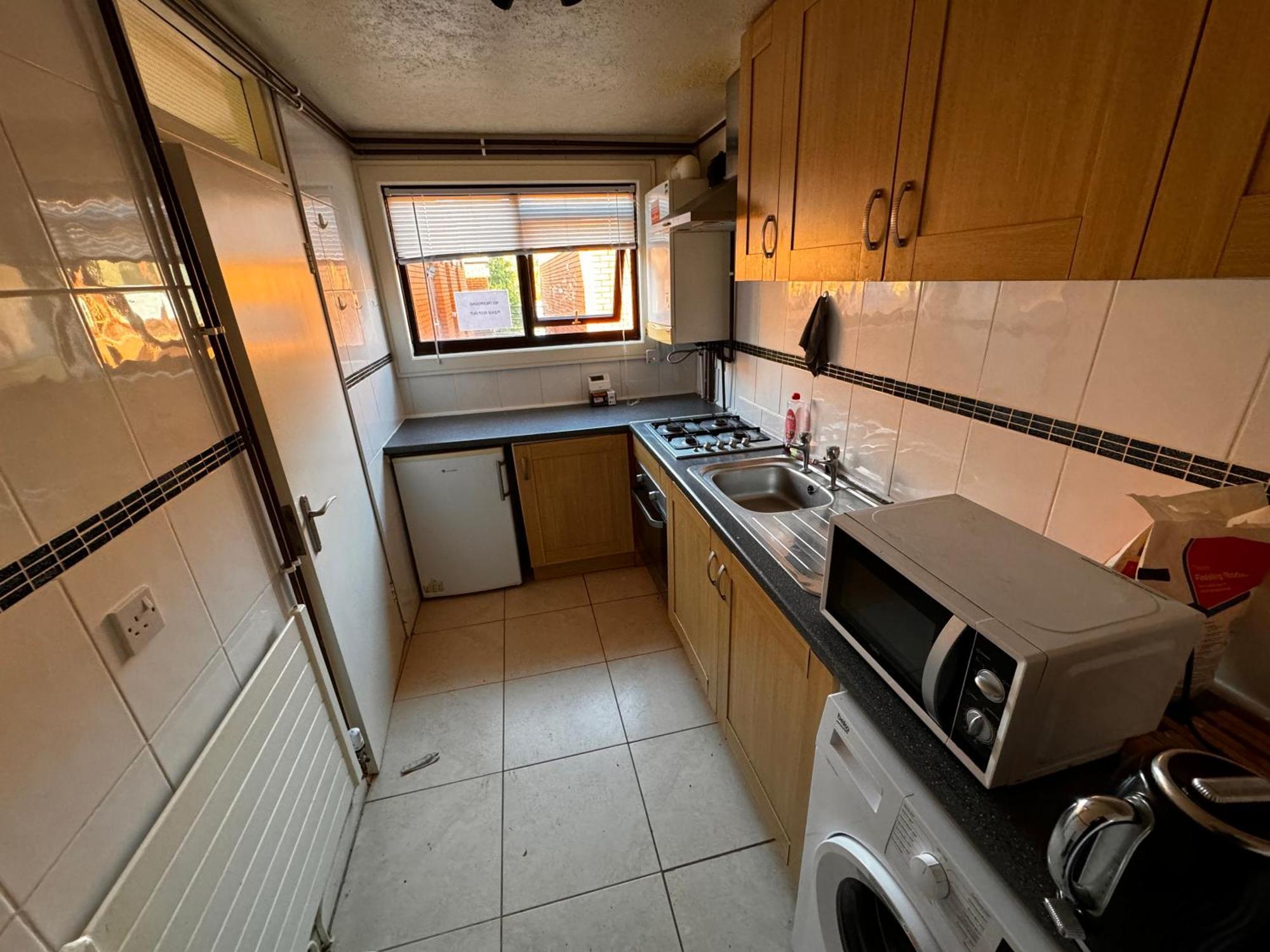 Two-bedroom Flat Close To Uni & Shopping Center With Free Parking Apartamento