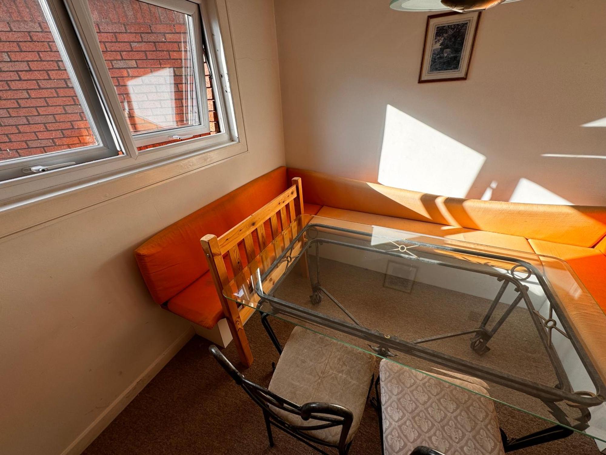 Apartamento Two-bedroom Flat Close To Uni & Shopping Center With Free Parking